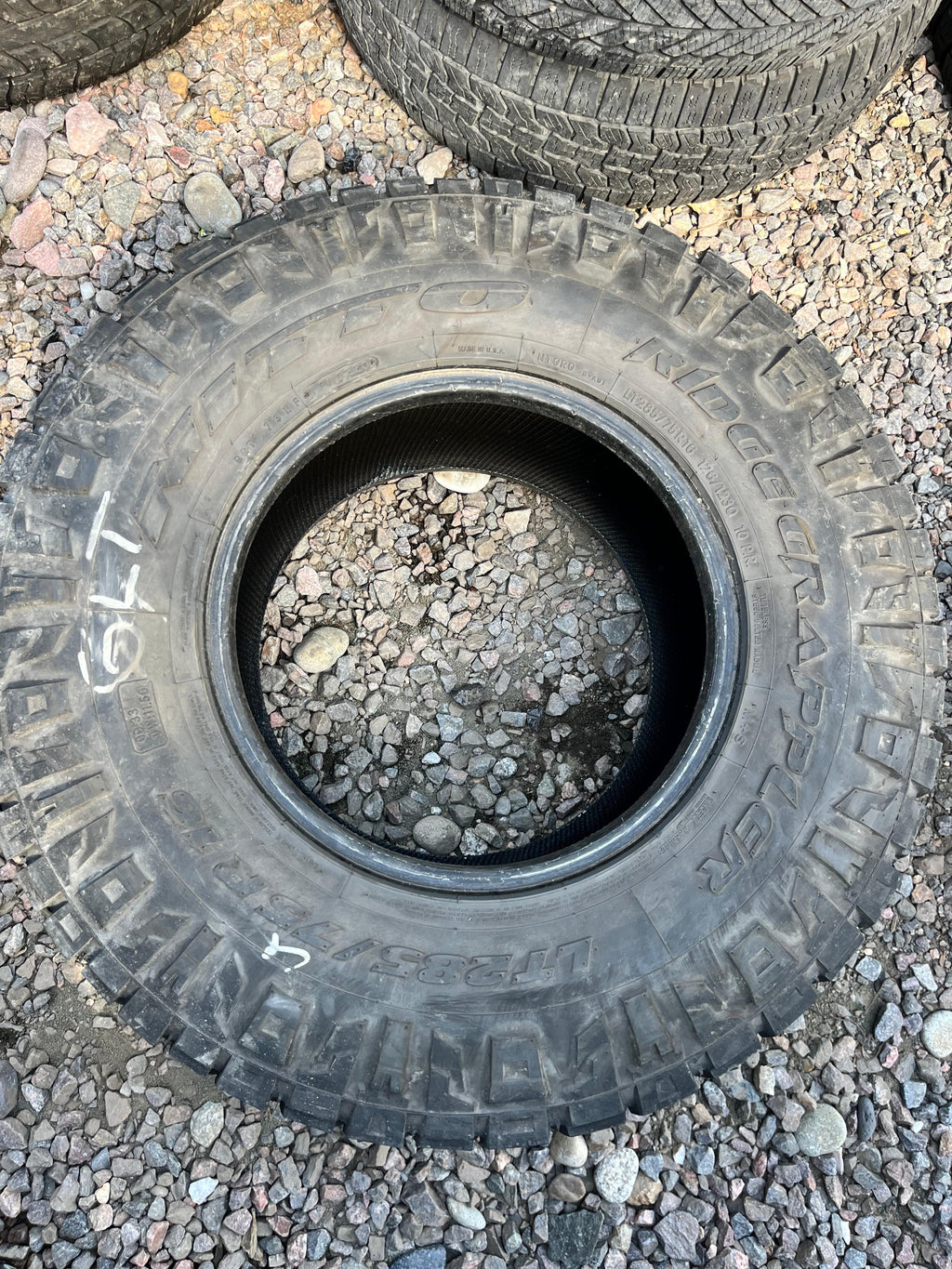 285/75R16 Single (1 Used Tire) Nitto Ridge Grappler
