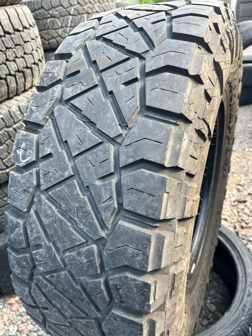 285/75R16 Single (1 Used Tire) Nitto Ridge Grappler