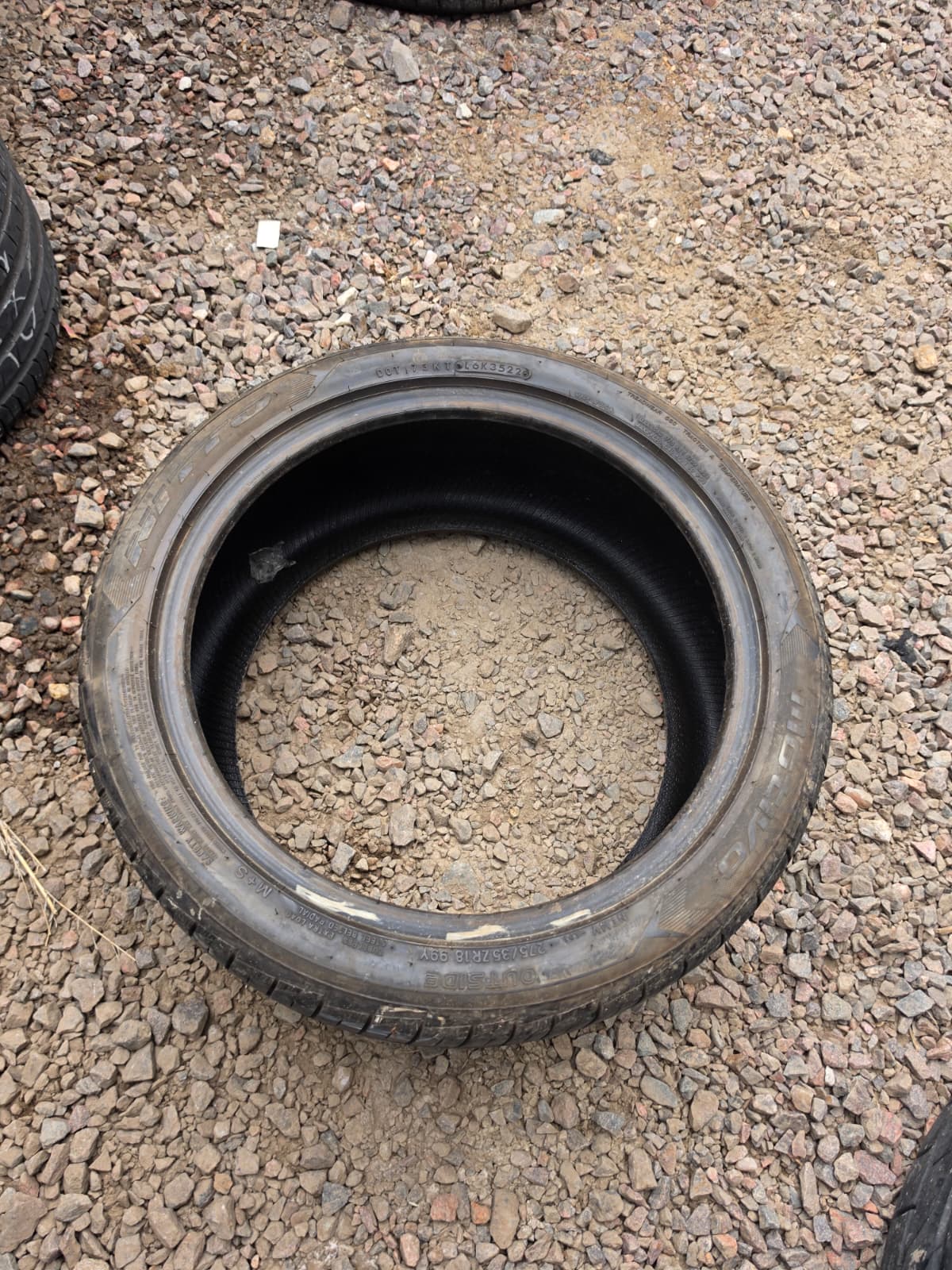 275/35ZR18 Single (1 Used Tire) Nitto Motivo