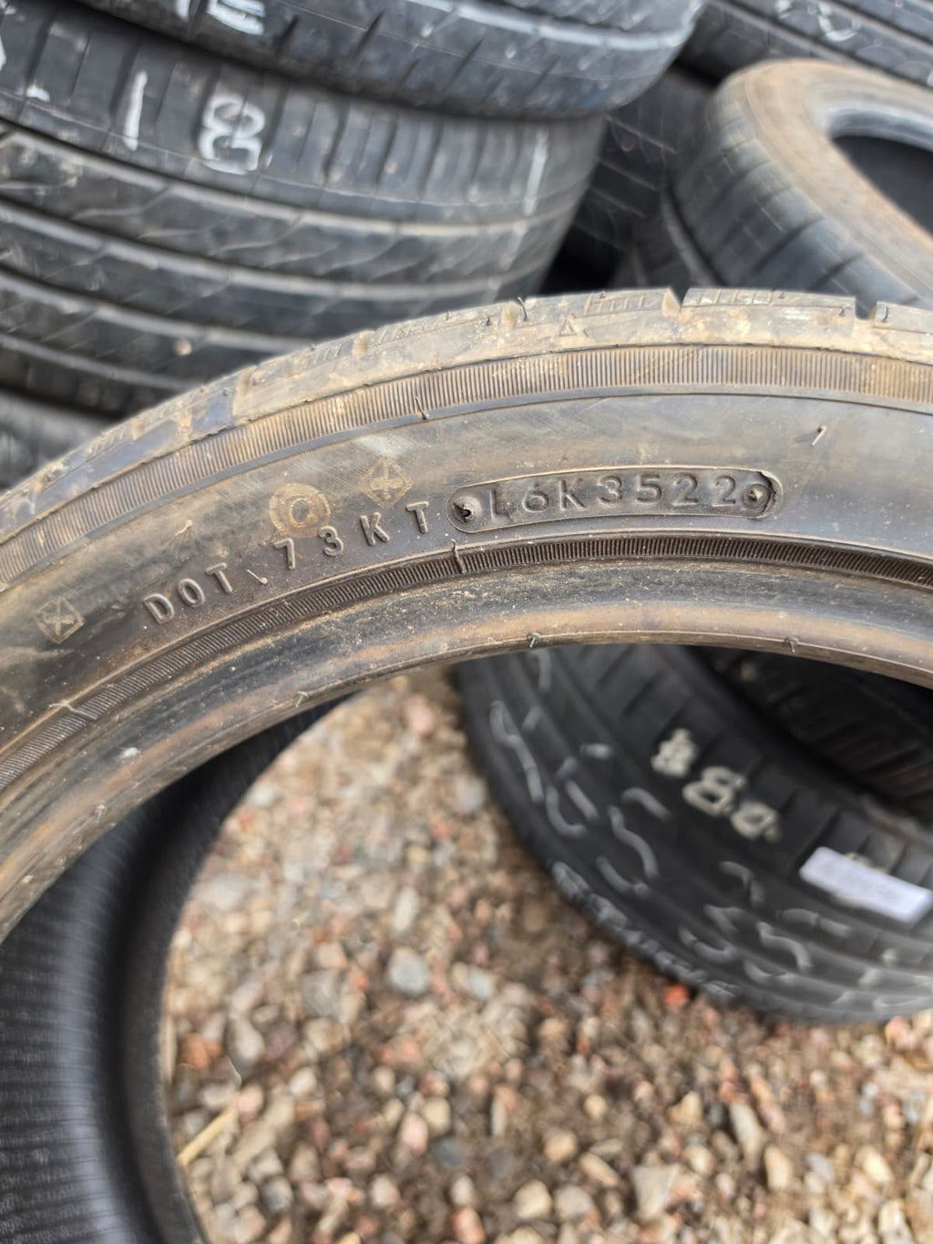 275/35ZR18 Single (1 Used Tire) Nitto Motivo