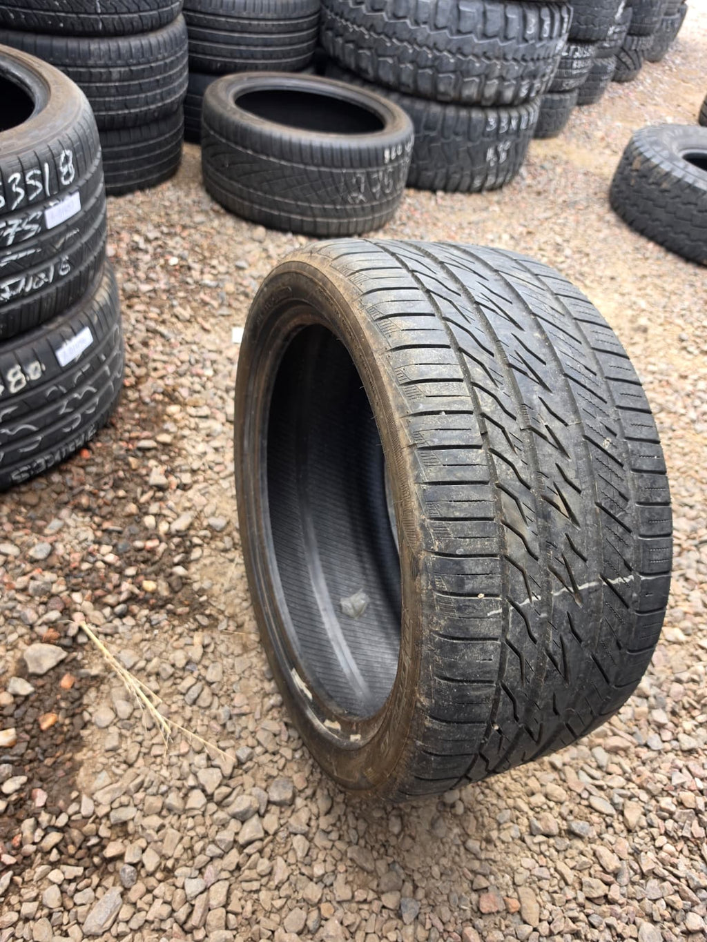 275/35ZR18 Single (1 Used Tire) Nitto Motivo