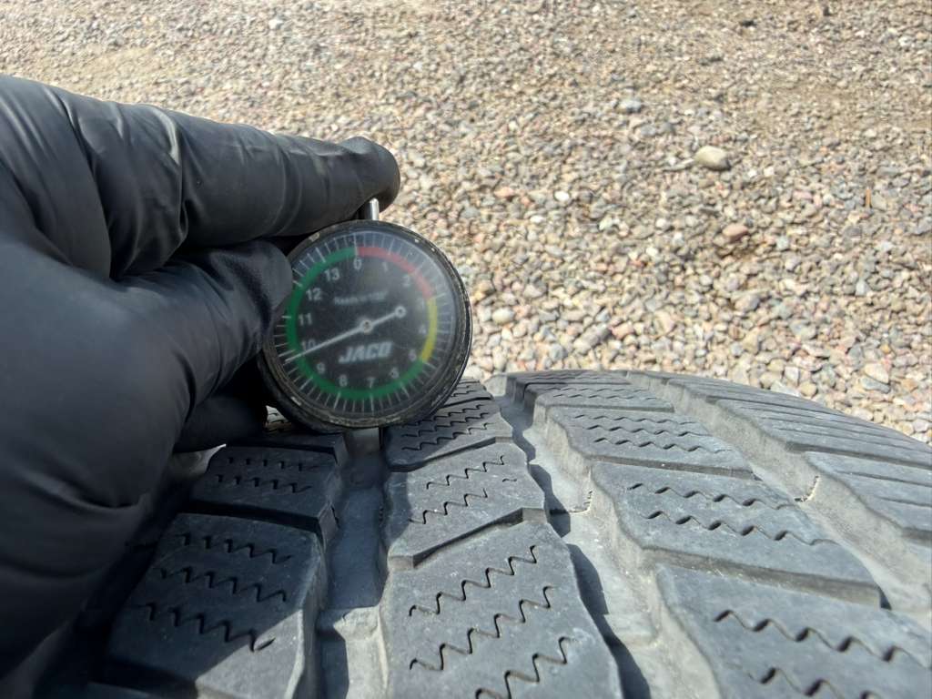 255/55R20 Single (1 Used Tire) Vredstein Pinza