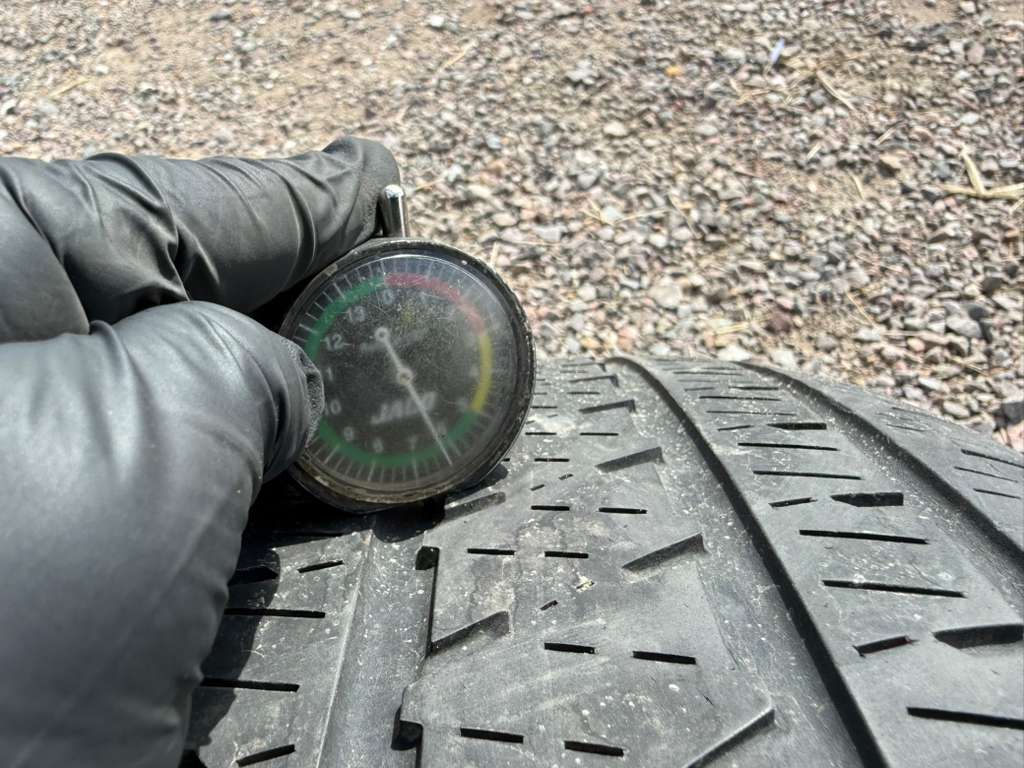 275/55R20 Single (1 Used Tire) Bridgestone Dueler Alena’s