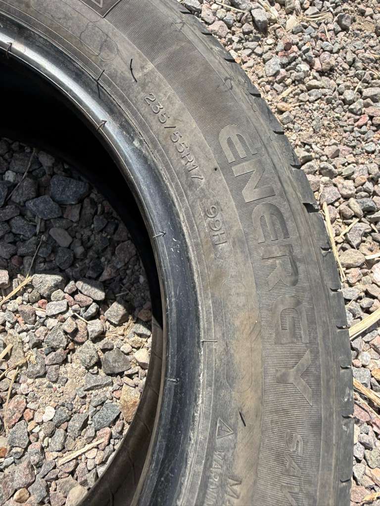 235/55R17 Single (1 Used Tire) Michelin Energy Saver