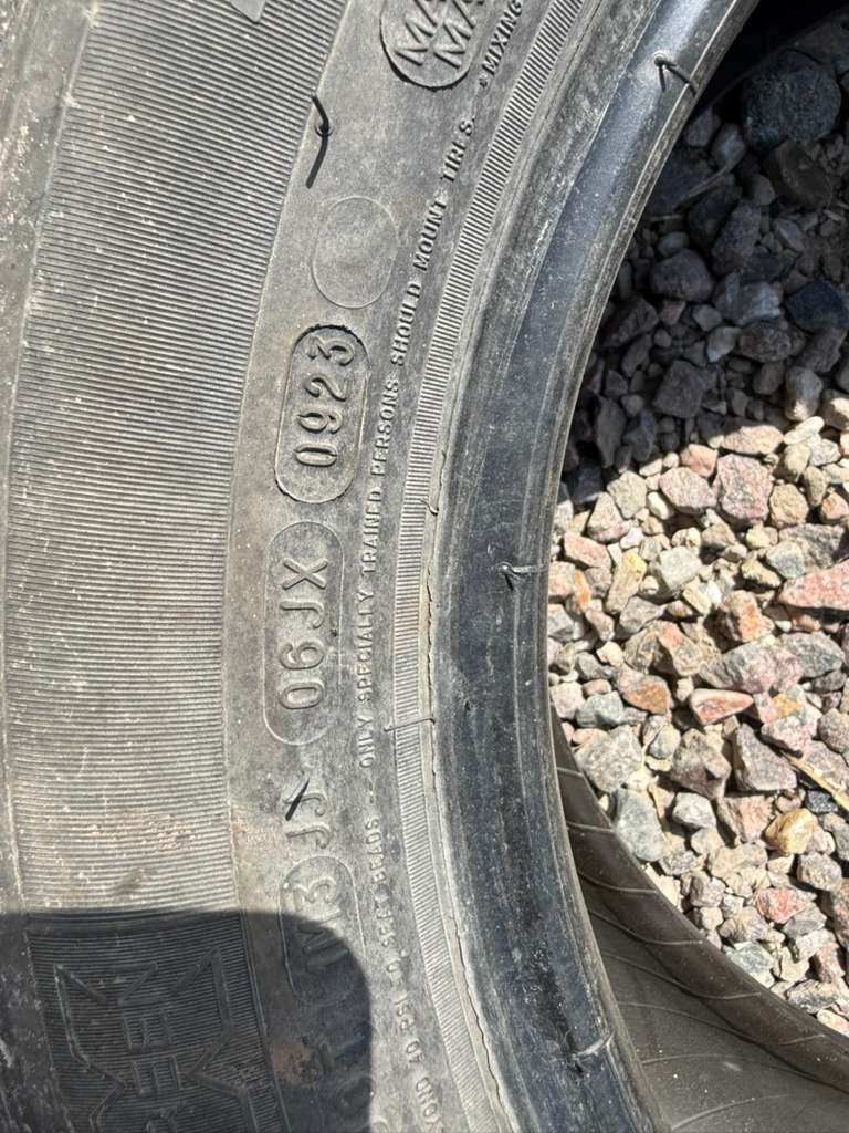 235/55R17 Single (1 Used Tire) Michelin Energy Saver