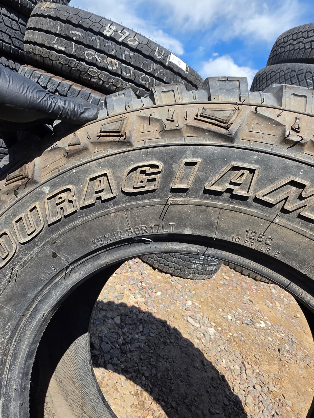 LT235/80R17 Single (1 Used Tire) Federal Couracia