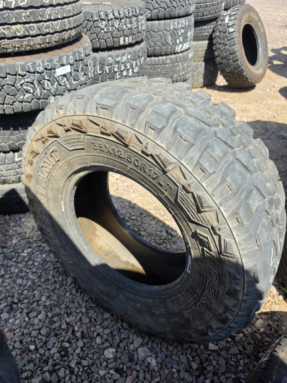 LT235/80R17 Single (1 Used Tire) Federal Couracia