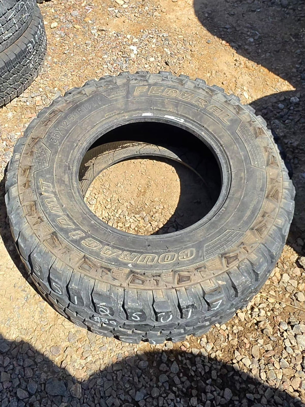 LT235/80R17 Single (1 Used Tire) Federal Couracia