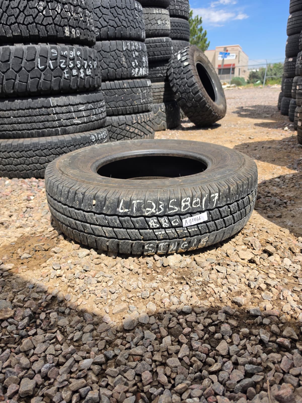 LT235/80R17 Single (1 Used Tire) Michelin Agilis Cross Climate