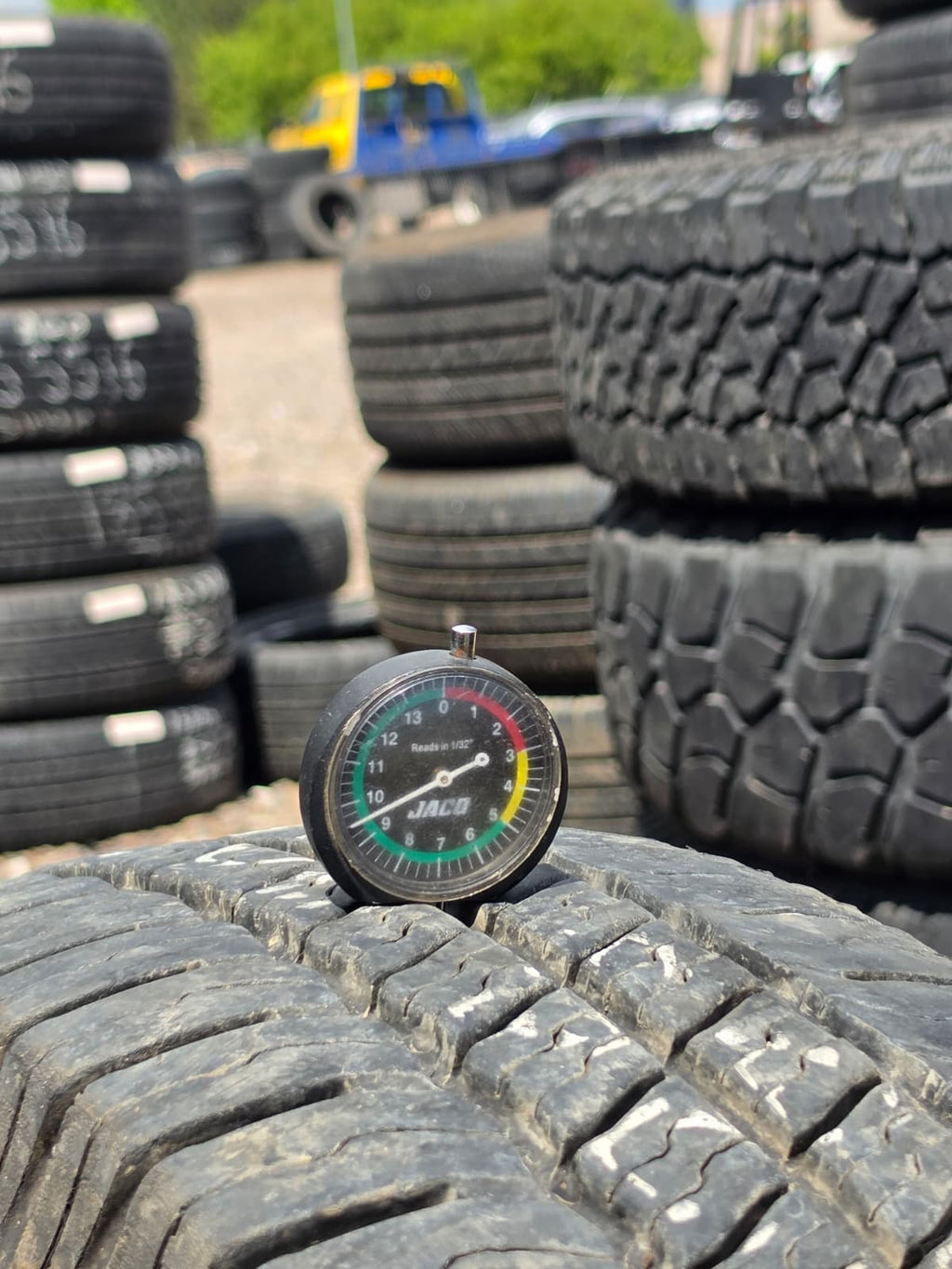 LT235/80R17 Single (1 Used Tire) Michelin Agilis Cross Climate