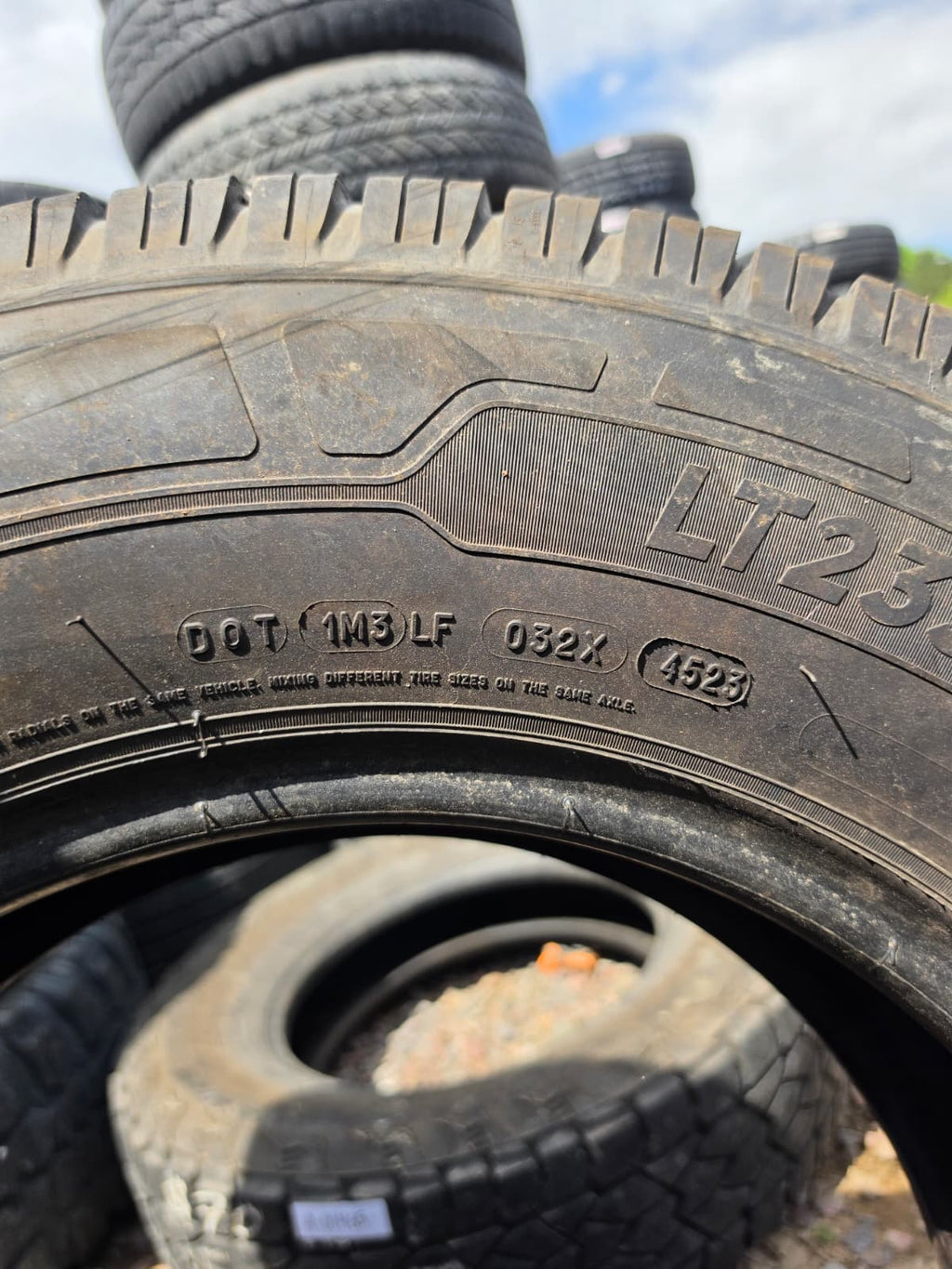 LT235/80R17 Single (1 Used Tire) Michelin Agilis Cross Climate