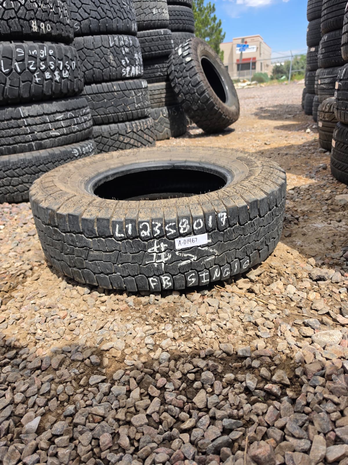 LT235/80R17 Single (1 Used Tire) Mazama Tires Open Country