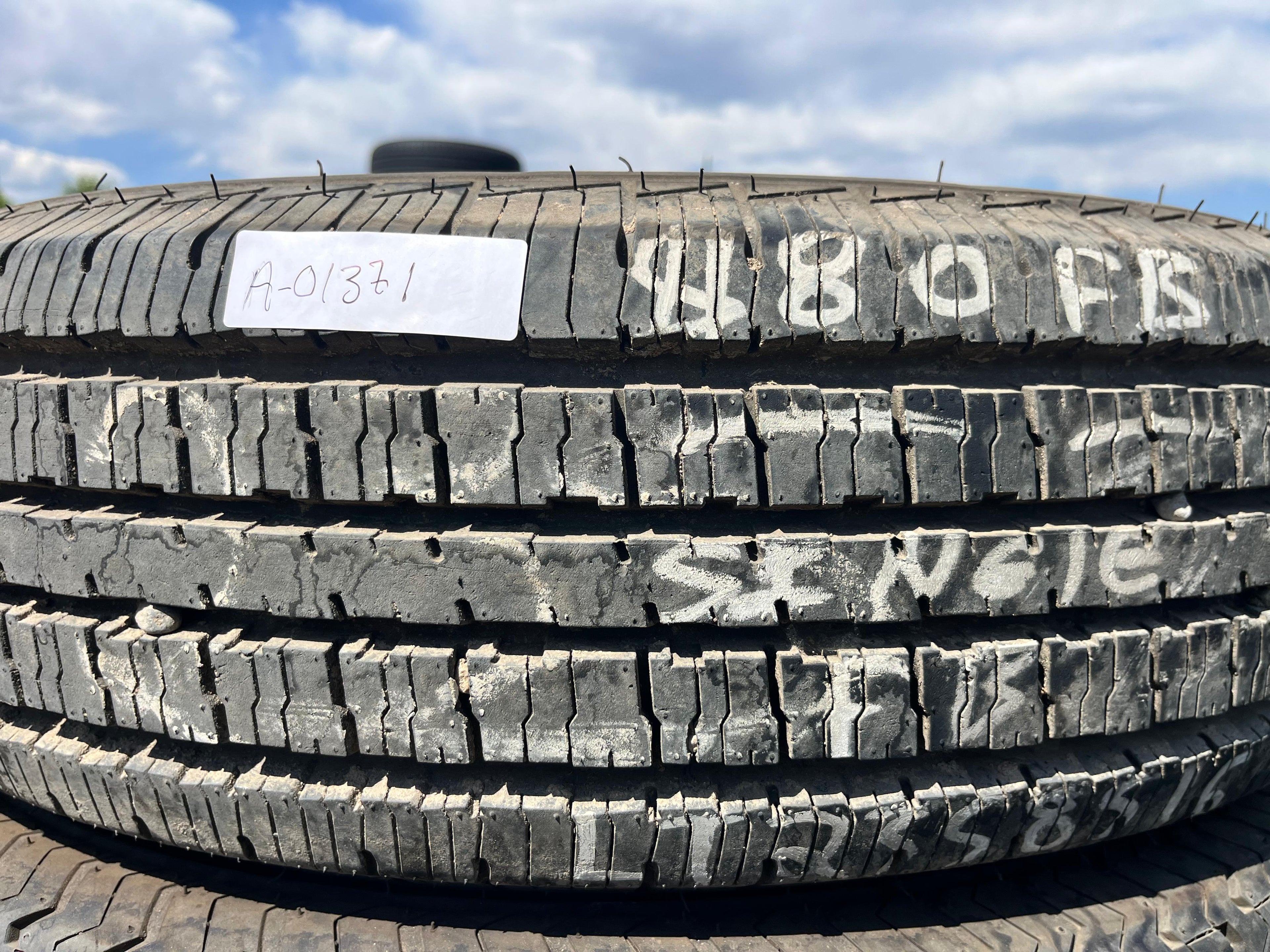 LT235/80R16 Single (1 Used Tire) Thunderer Commercial