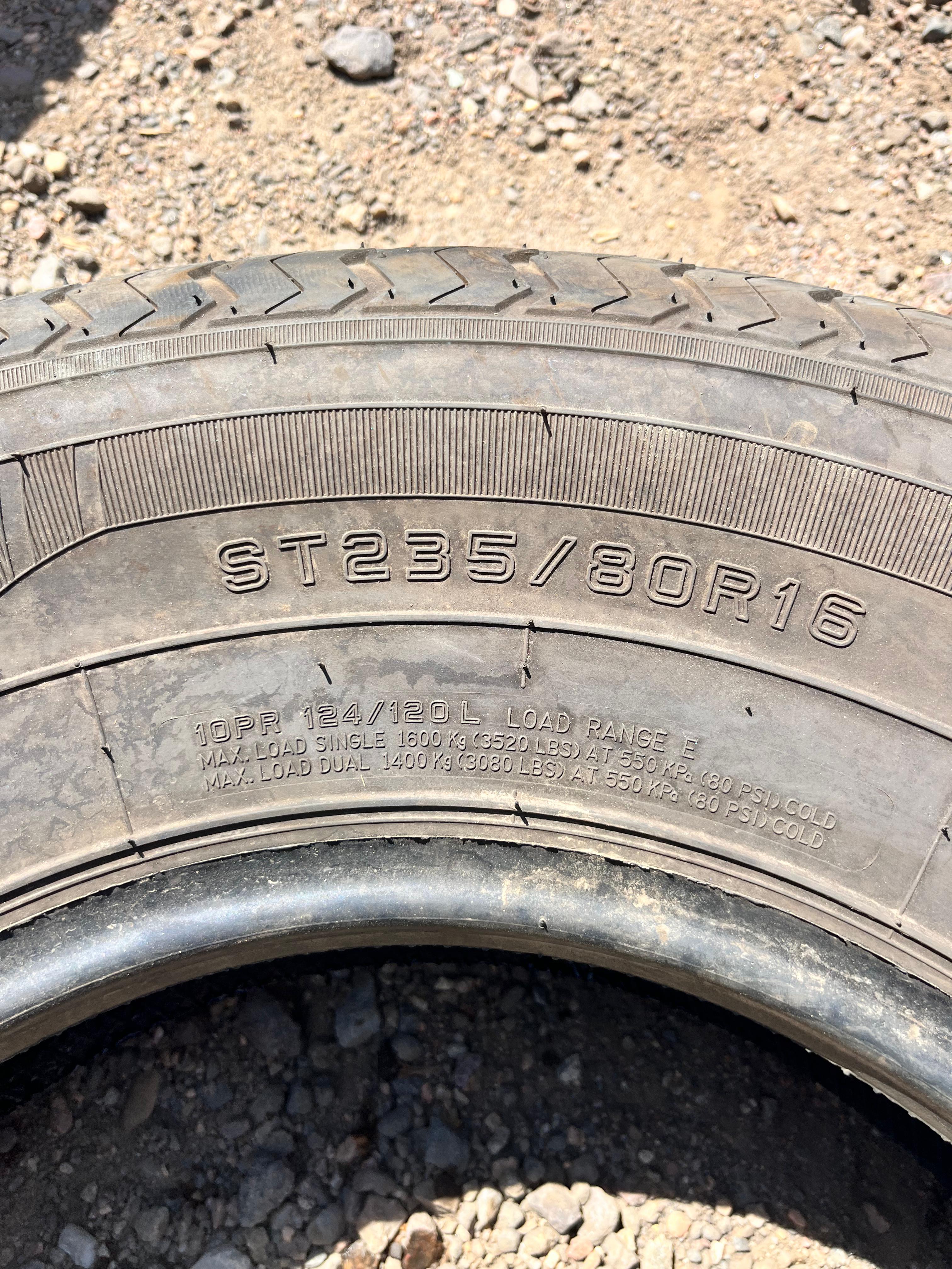 ST235/80R16 Single (1 Used Tire) Power King Towmax