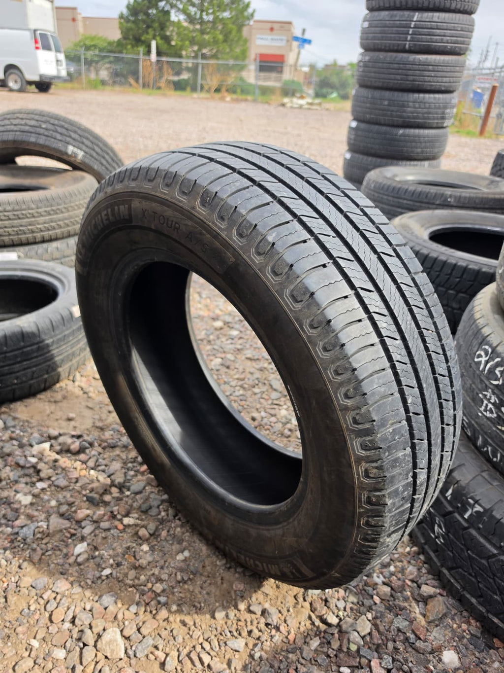 225/65R17 Single (1 Used Tire) Michelin X Tour AS2