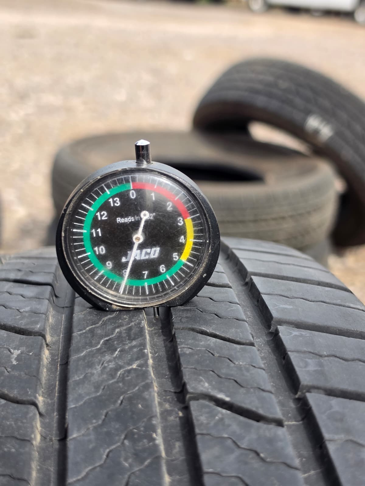 225/65R17 Single (1 Used Tire) Michelin X Tour AS2