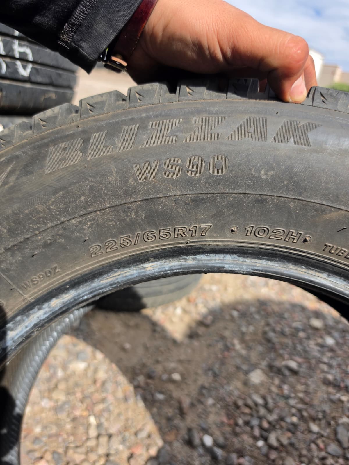 225/65R17 Single (1 Used Tire) Bridgestone Blizzak