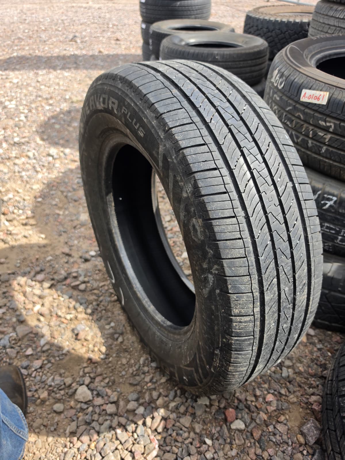 225/65R17 Single (1 Used Tire) Cooper Endeavor Plus