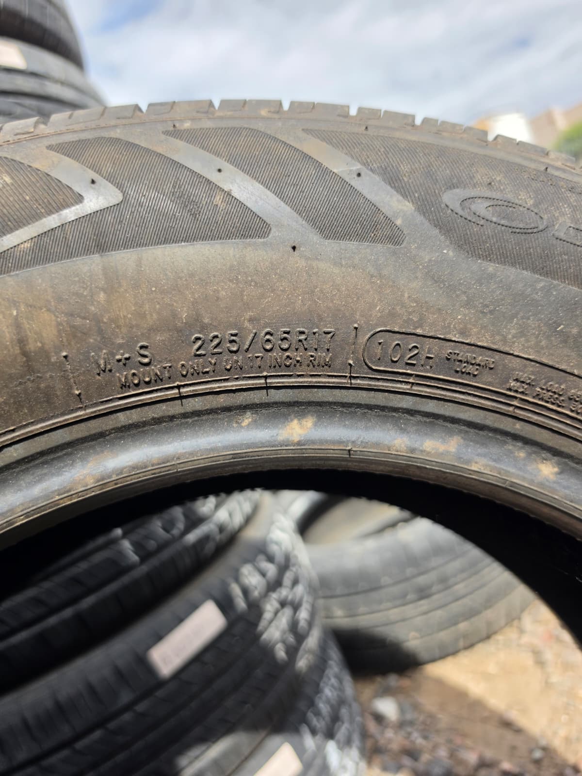 225/65R17 Single (1 Used Tire) Cooper Endeavor Plus