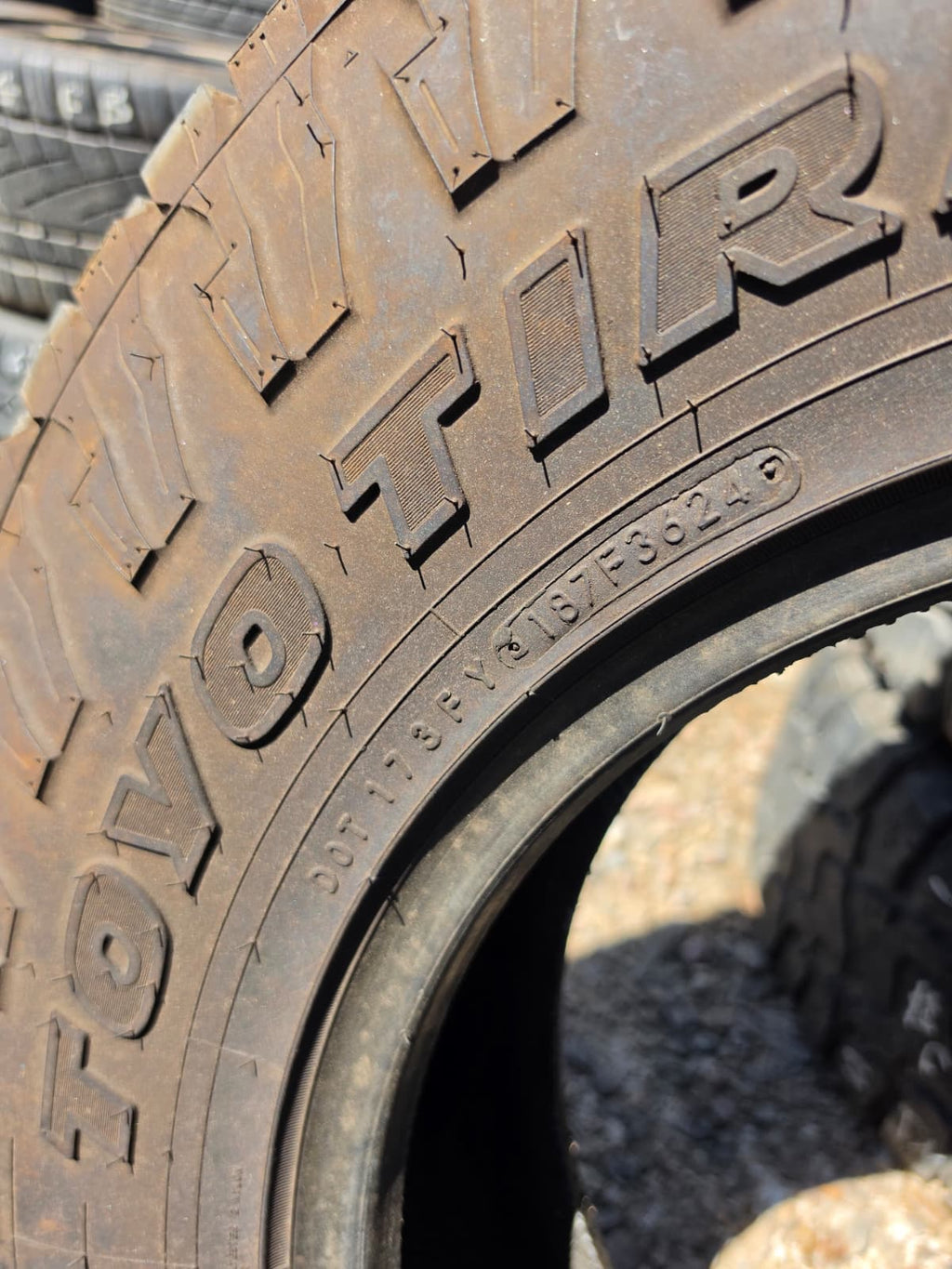 LT255/80R17 Single (1 Used Tire) Toyo Open Country AT3