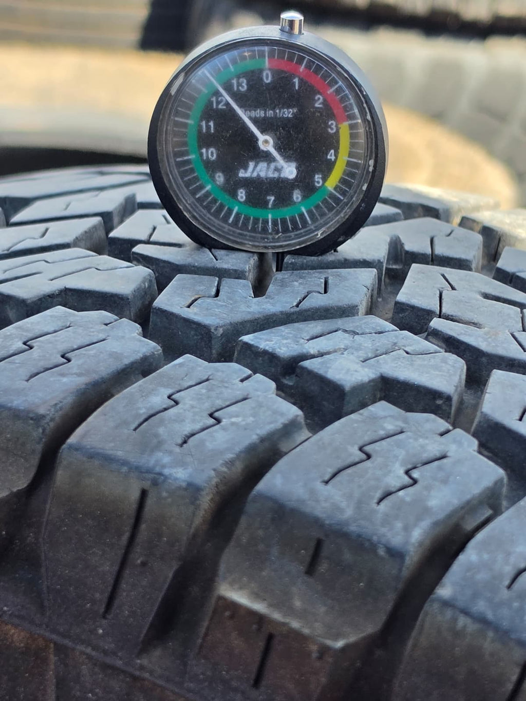 LT255/80R17 Single (1 Used Tire) Toyo Open Country AT3