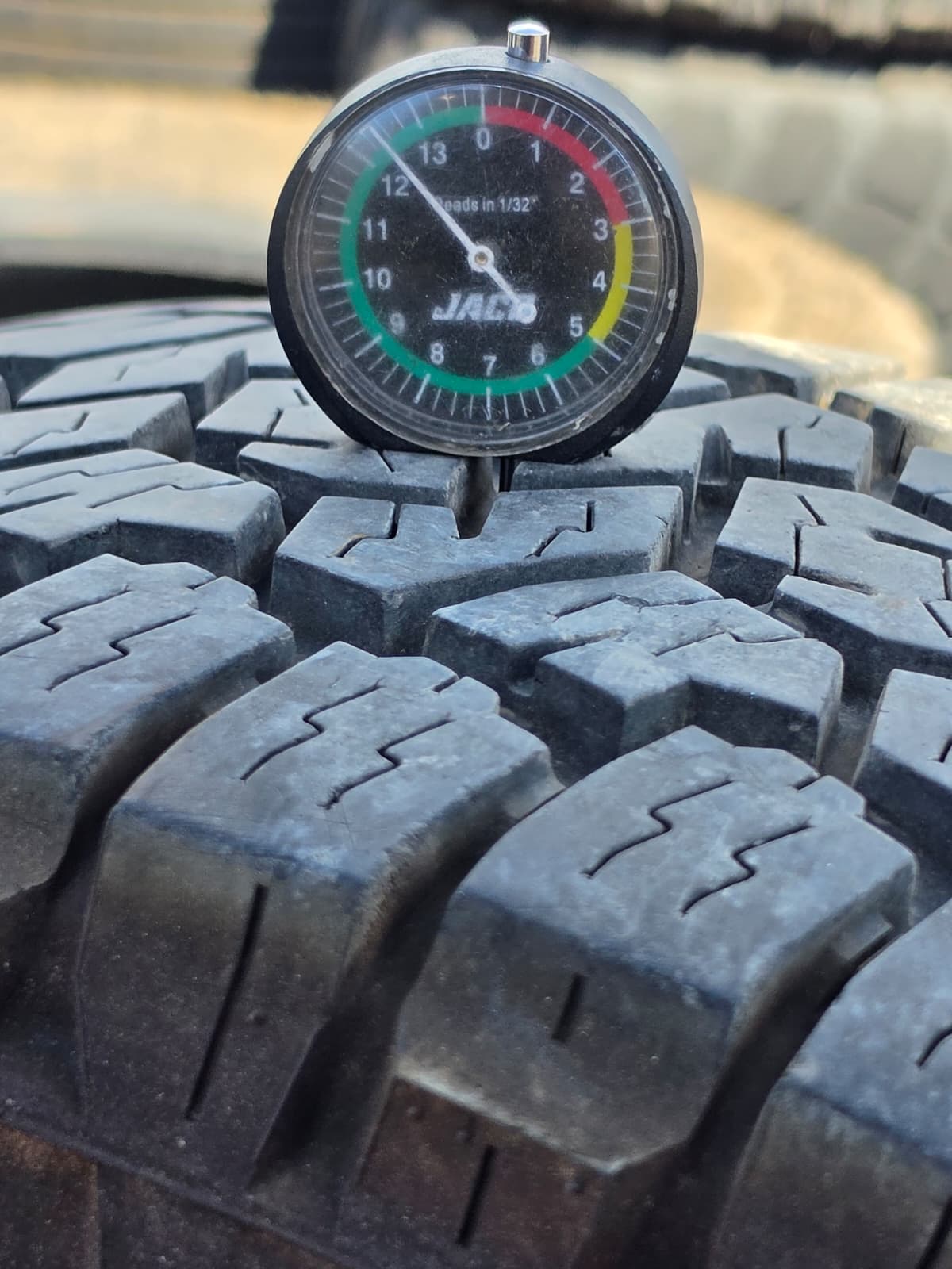 LT255/80R17 Single (1 Used Tire) Toyo Open Country AT3