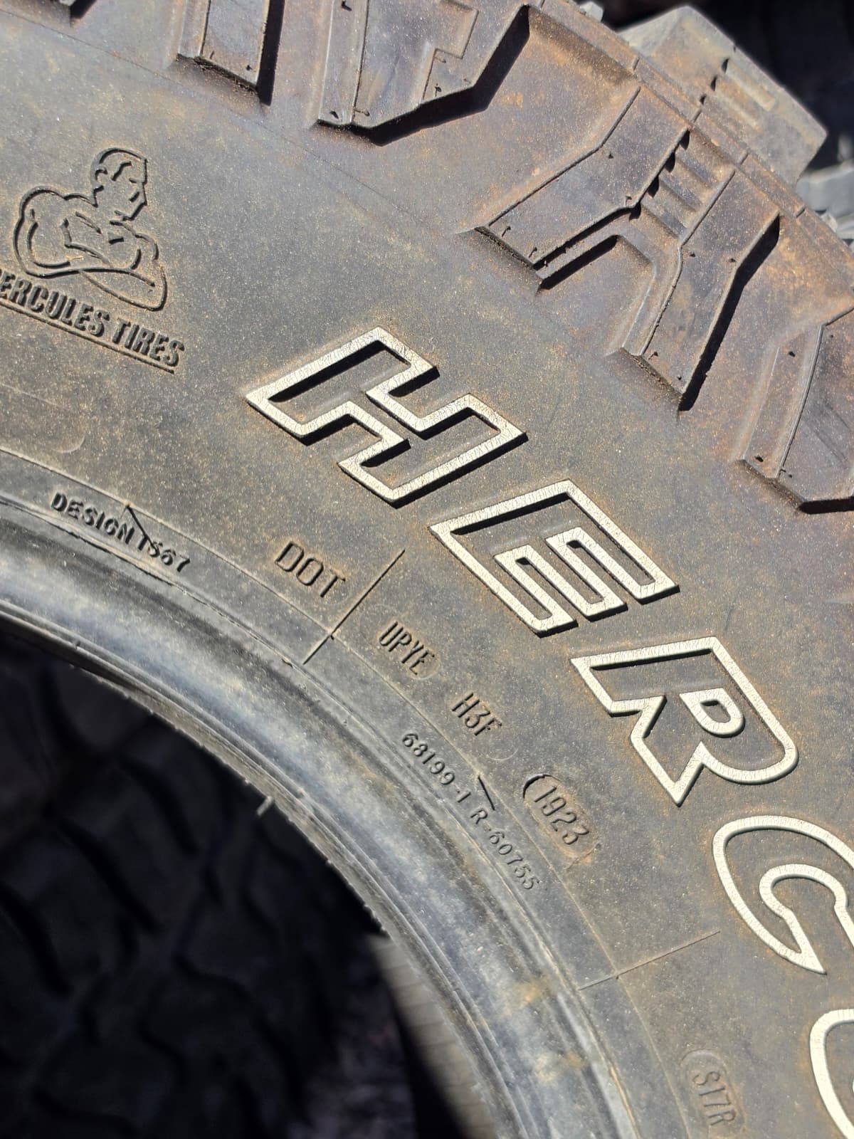 LT295/70R17 Single (1 Used Tire) Hercules Terra Trac