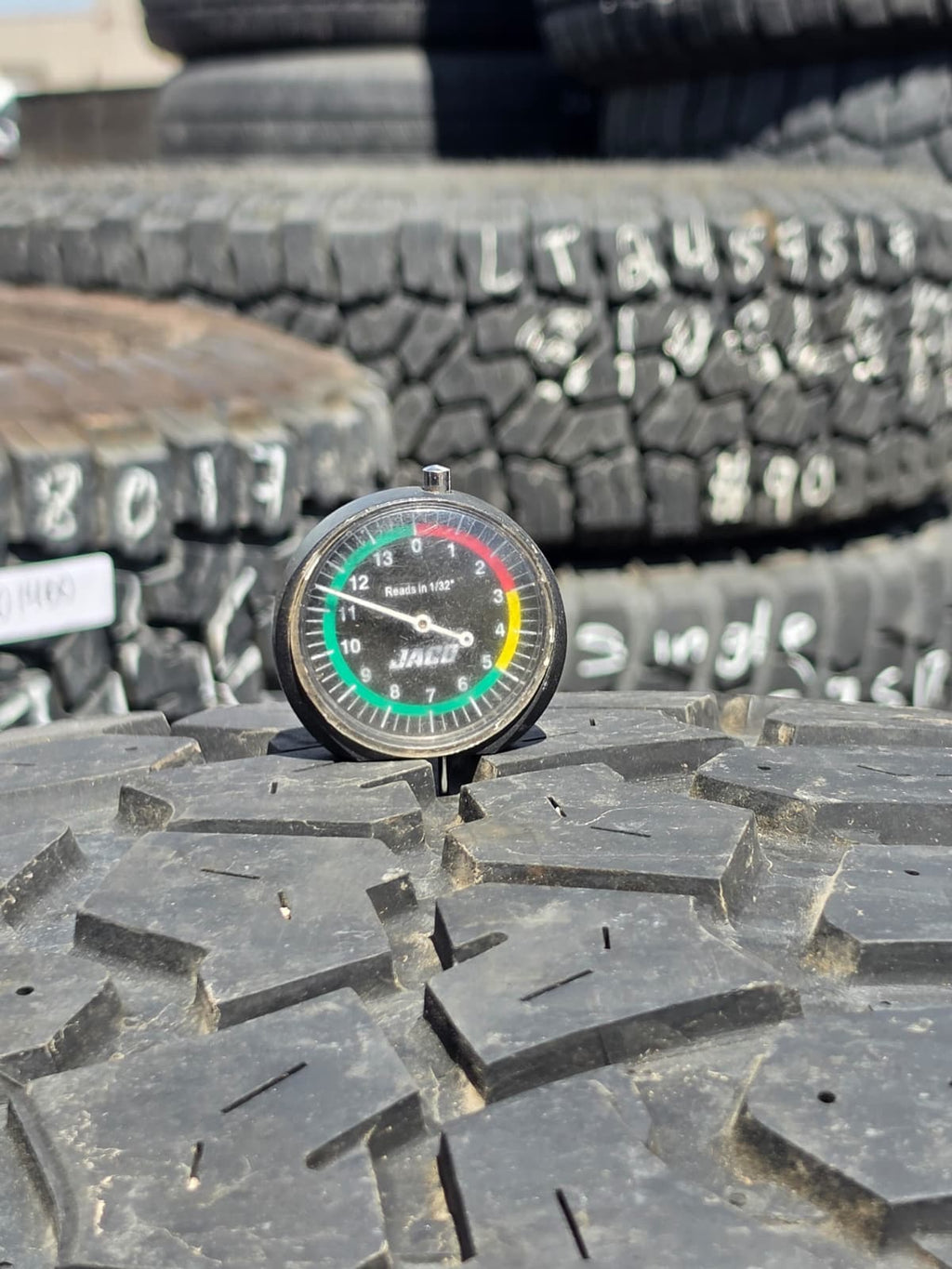 LT295/70R17 Single (1 Used Tire) Hercules Terra Trac