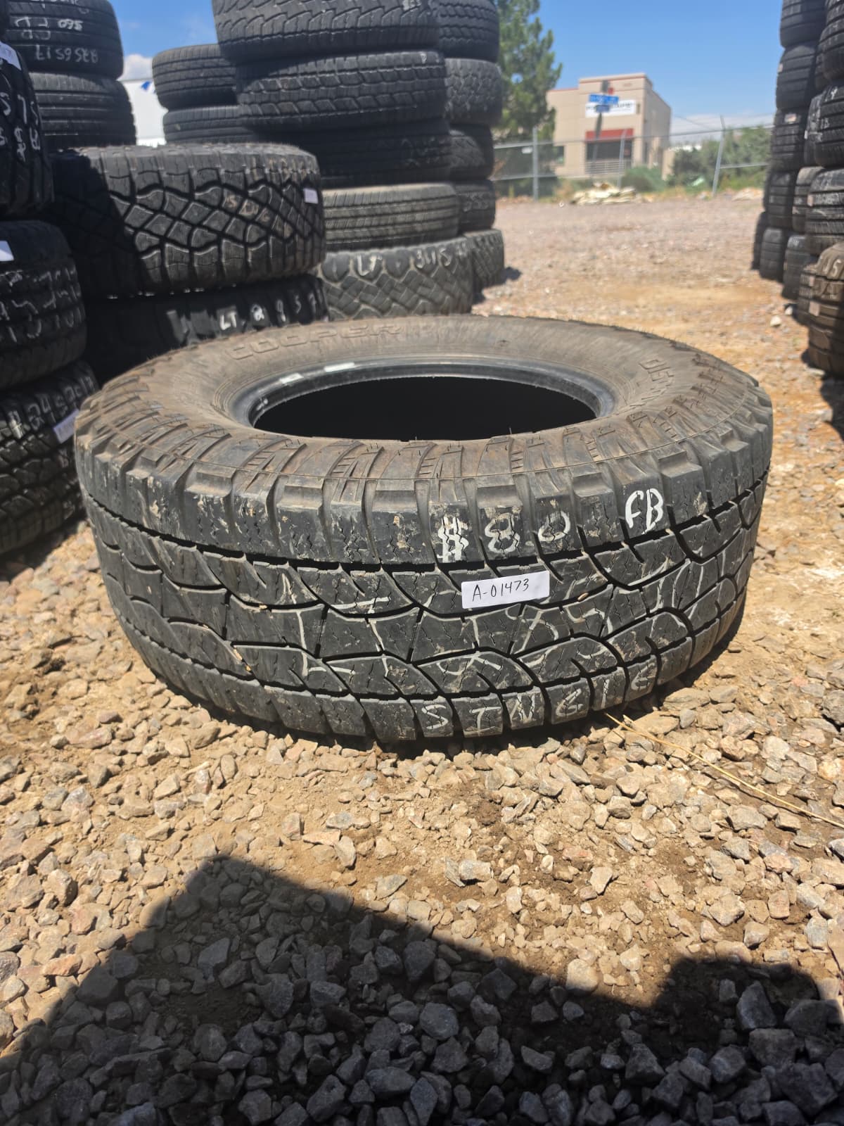 LT285/70R17 Single (1 Used Tire) Cooper Discoverer ATP