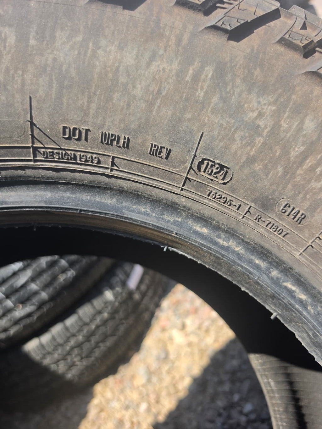 LT285/70R17 Single (1 Used Tire) Cooper Discoverer ATP