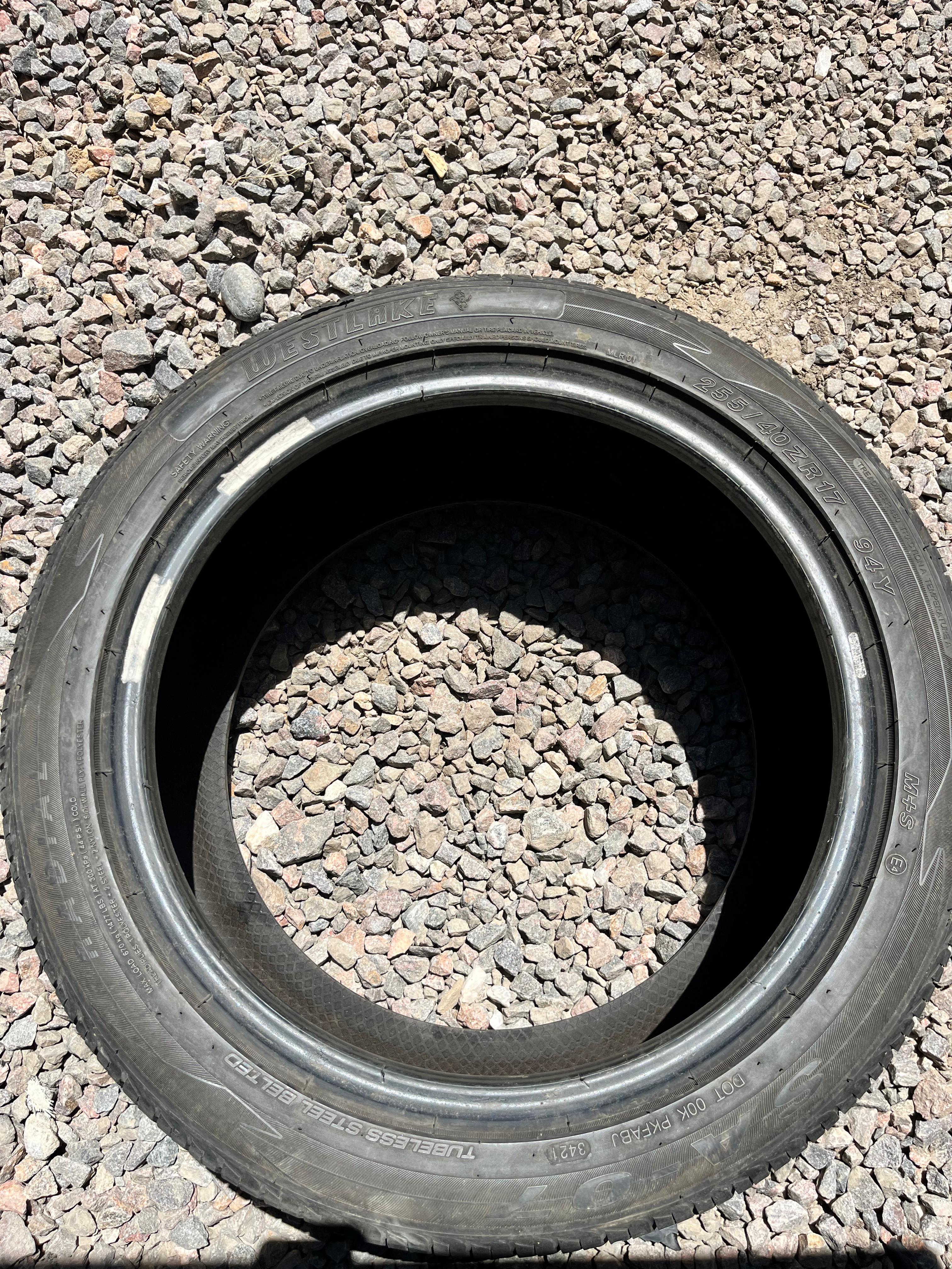 255/40ZR18 Single (1 Used Tire) WestLake SA-07