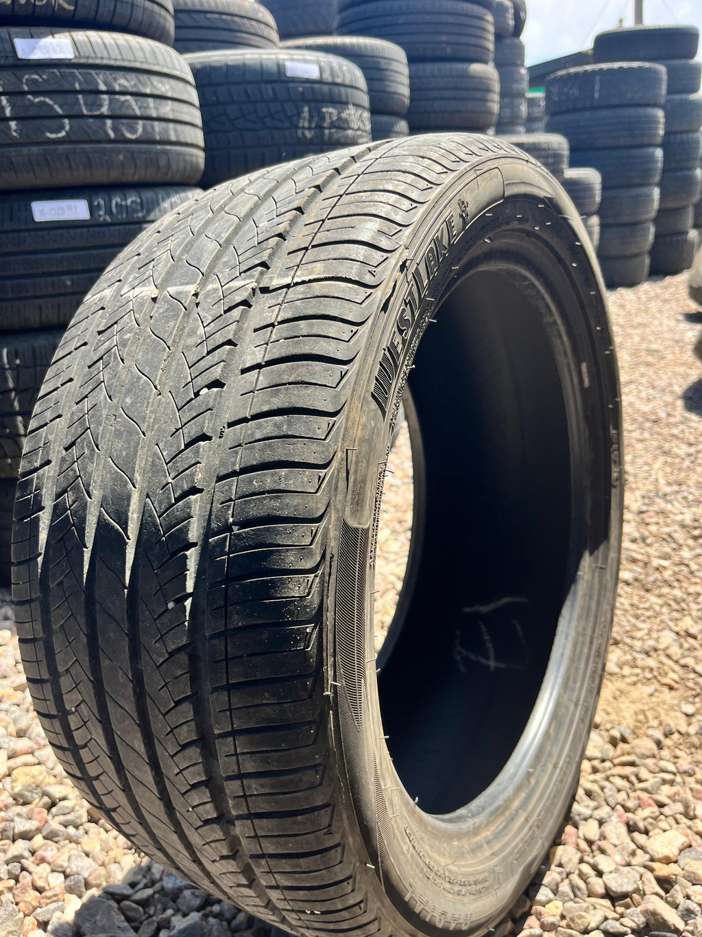 255/40ZR18 Single (1 Used Tire) WestLake SA-07