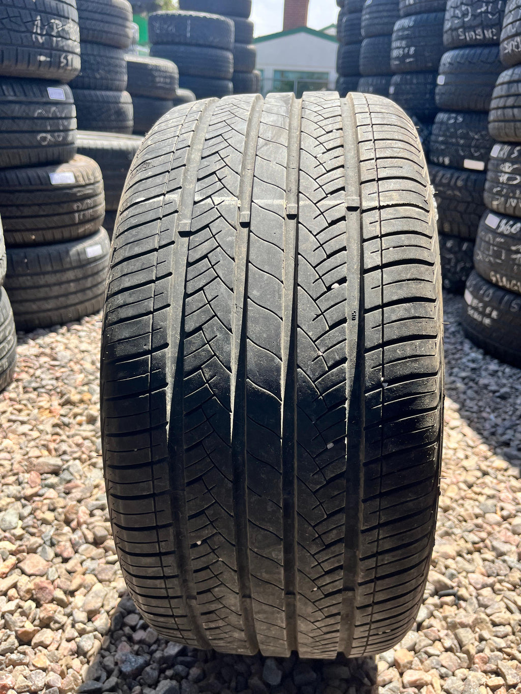 255/40ZR18 Single (1 Used Tire) WestLake SA-07