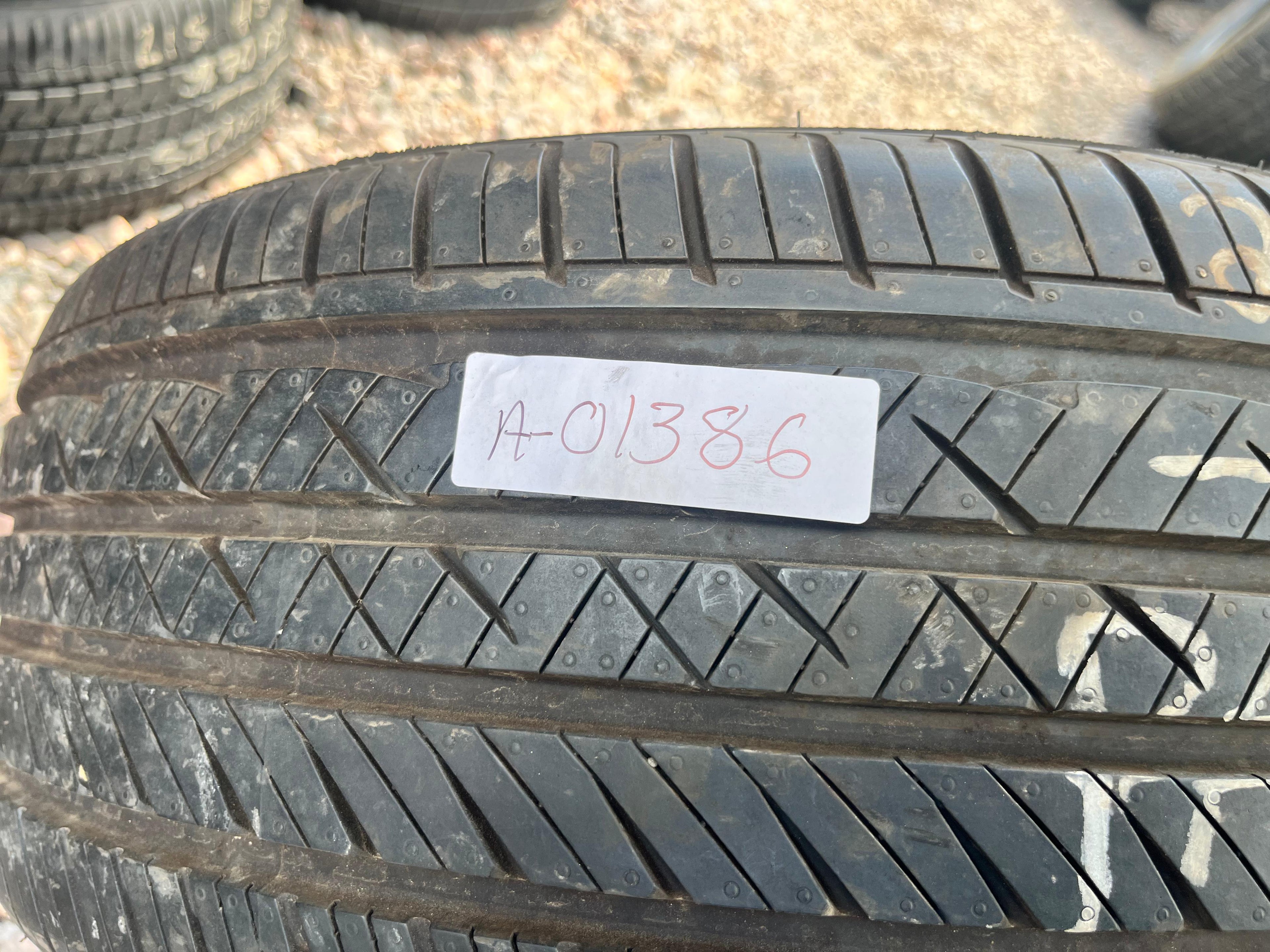 215/45ZR17 Single (1 Used Tire) Laufenn S. FIT
