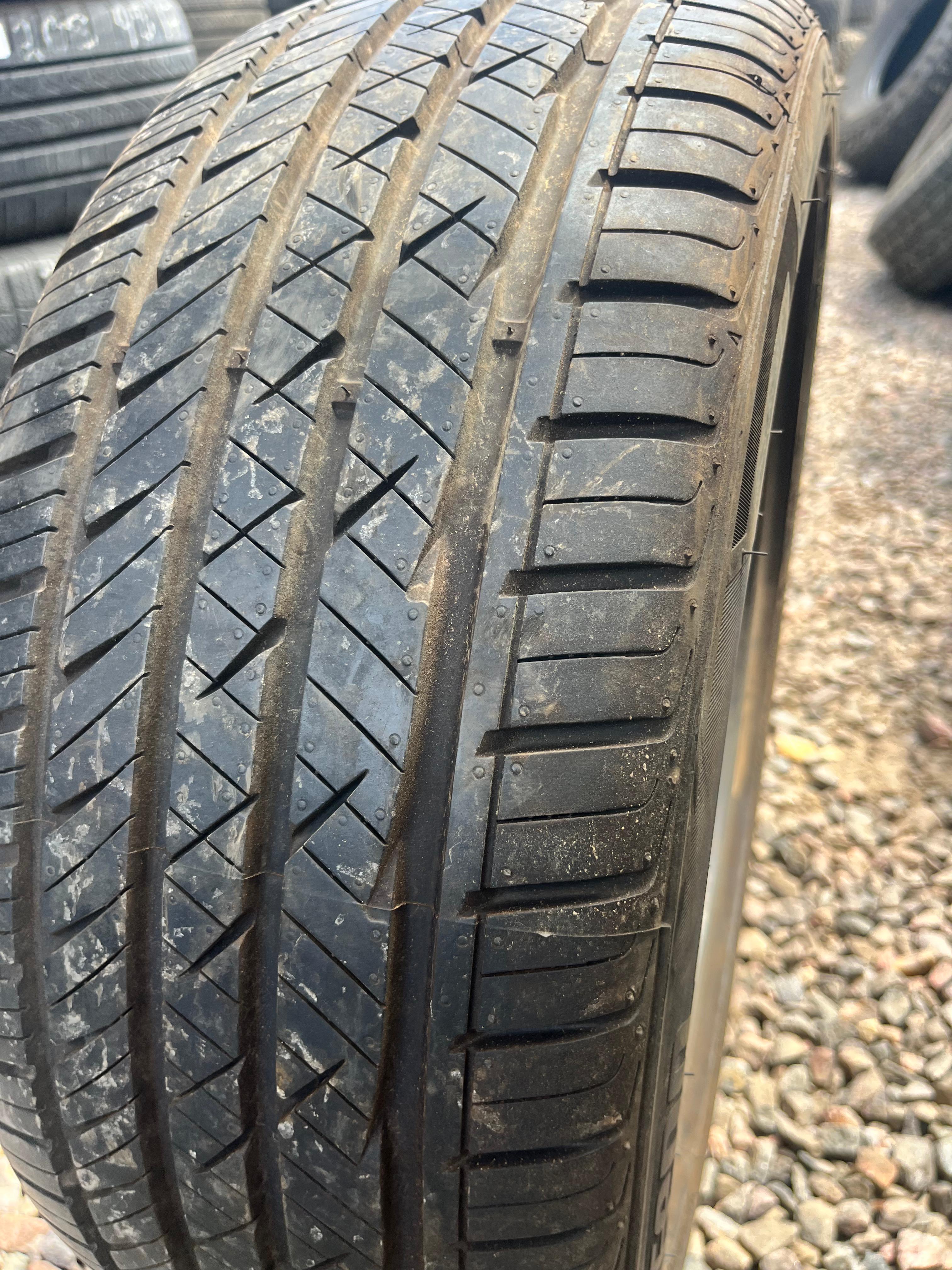 215/45ZR17 Single (1 Used Tire) Laufenn S. FIT