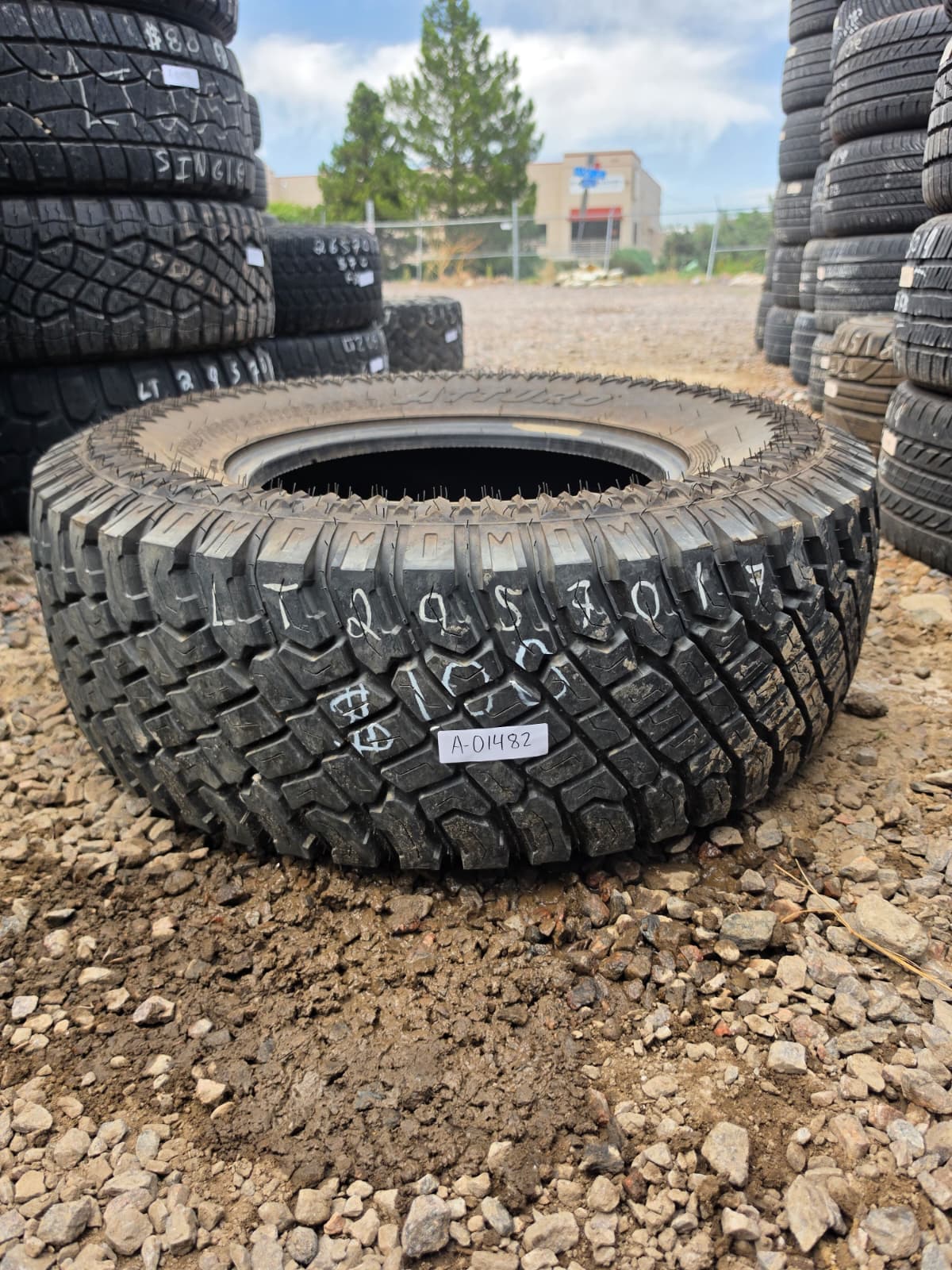 LT295/70R17 Single (1 Used Tire) Atturo Trail Blade XT