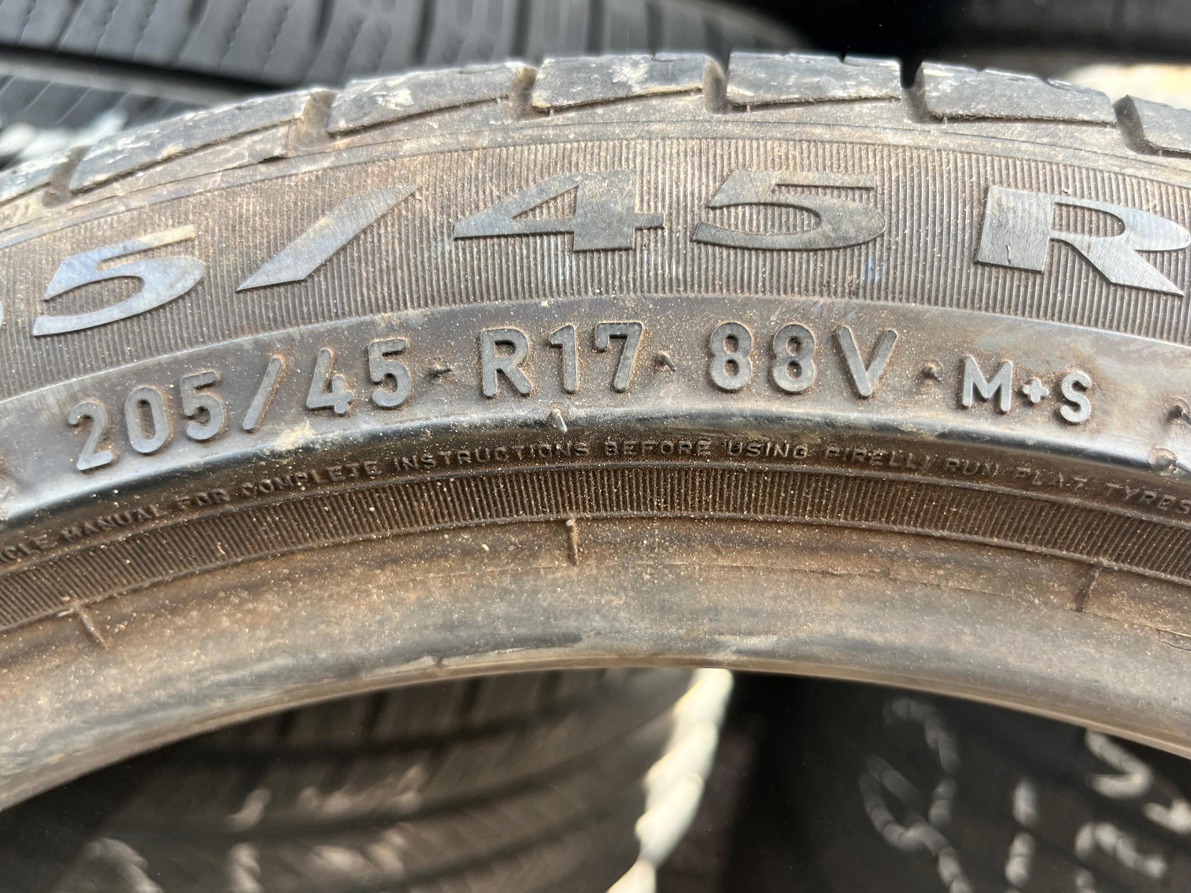 205/45R17 Single (1 Used Tire) Pirelli Cinturato P7