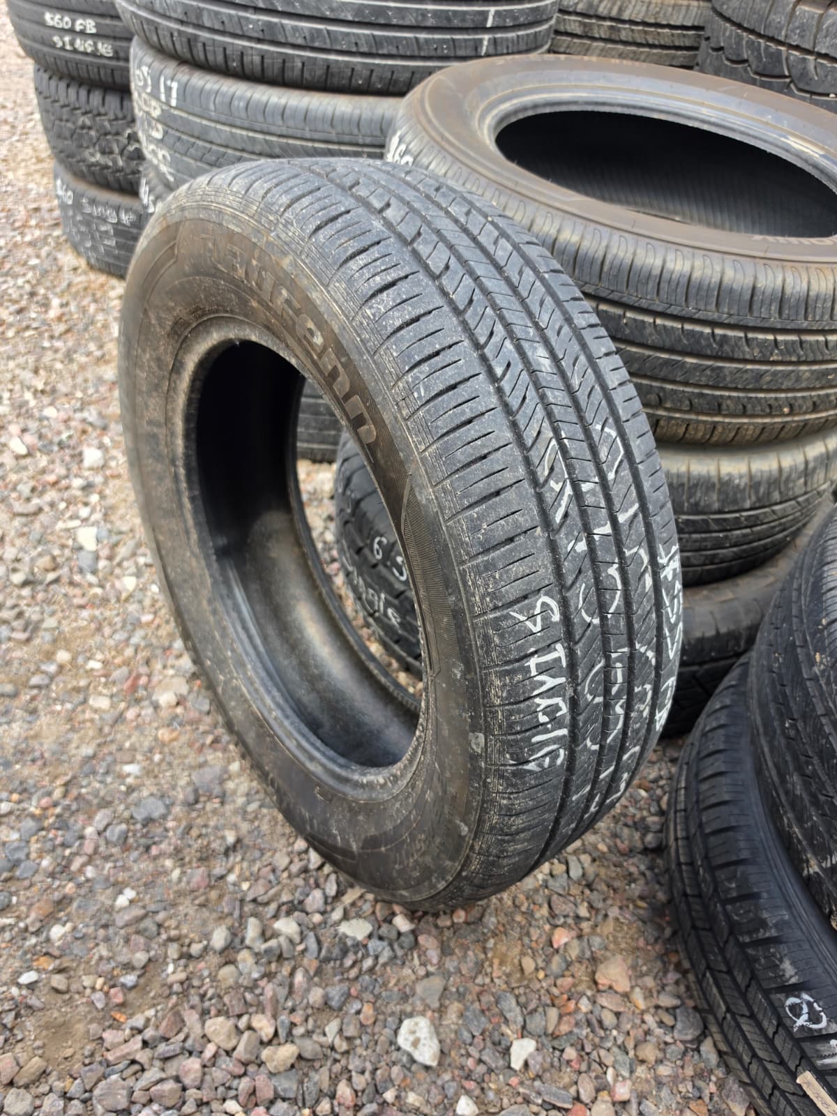 215/65R17 Single (1 Used Tire) Laufenn G Fit AS