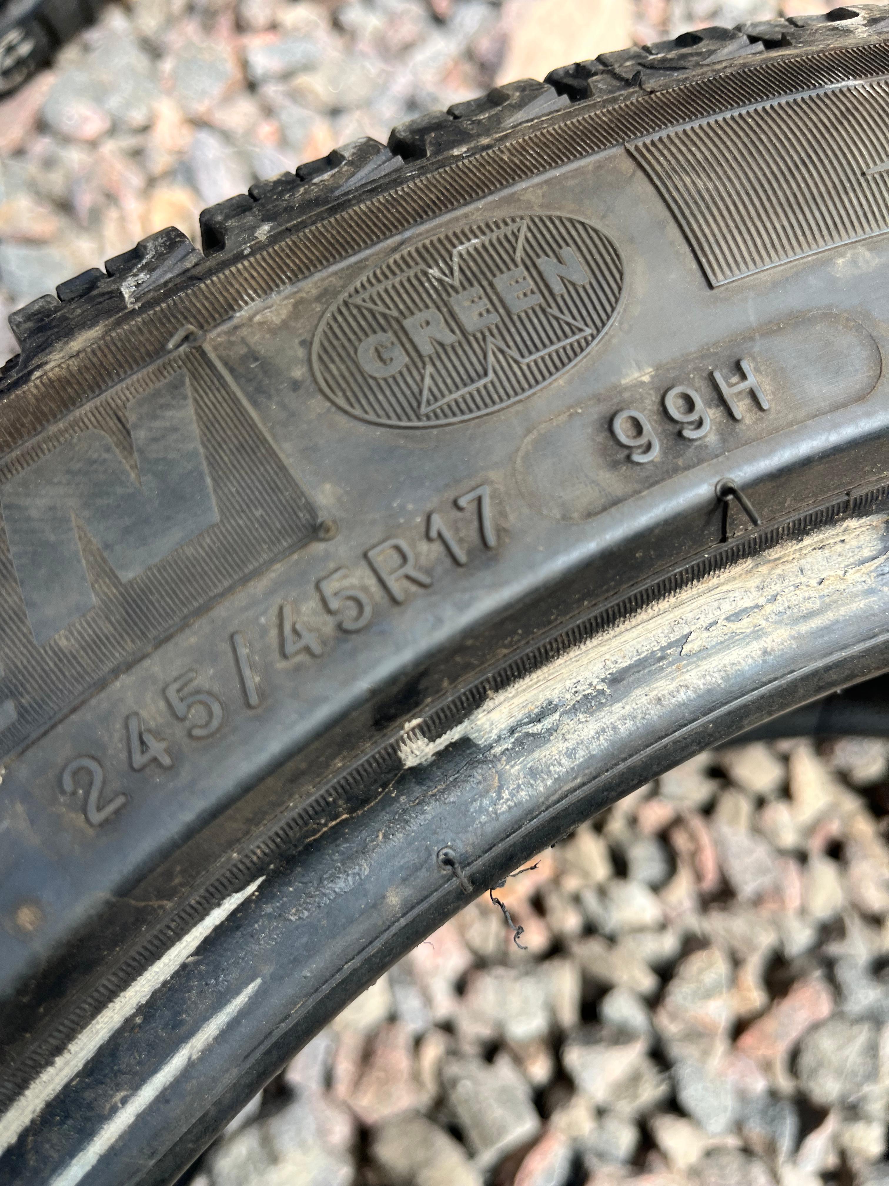 245/45R17 Single (1 Used Tire) Michelin X-Ice