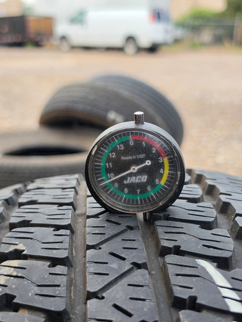 255/65R17 Single (1 Used Tire) Bridgestone Dueler AT