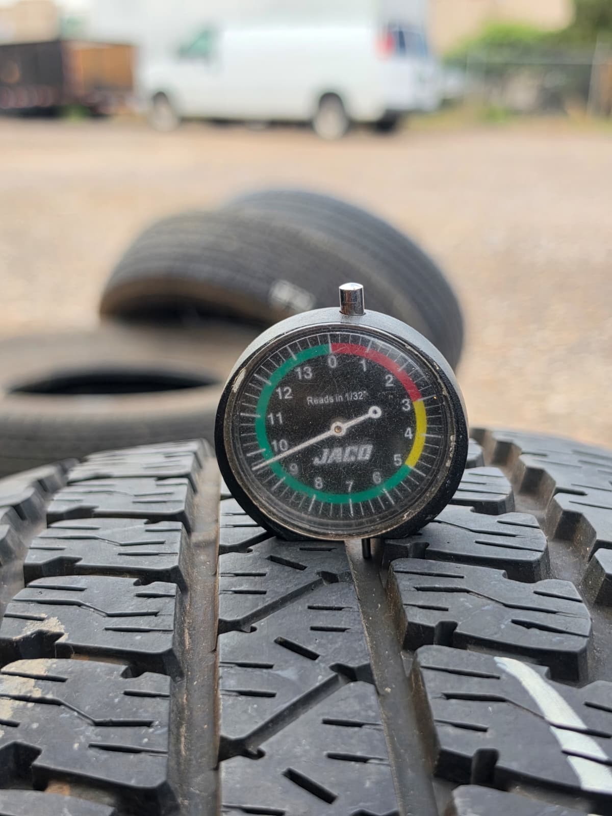 255/65R17 Single (1 Used Tire) Bridgestone Dueler AT