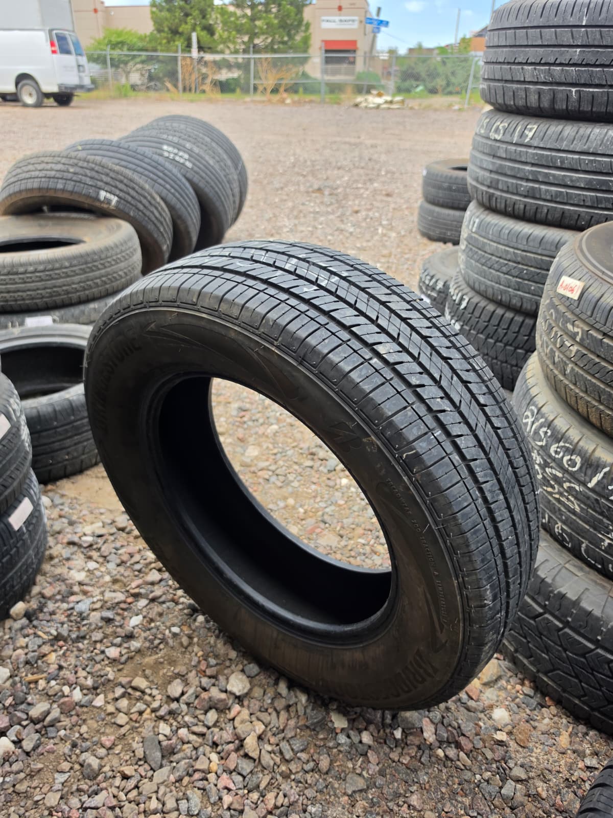 225/65R17 Single (1 Used Tire) Bridgestone Ecopia HL