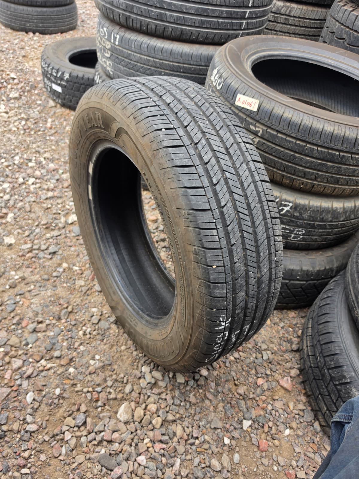 215/65R17 Single (1 Used Tire) Goodyear Assurance