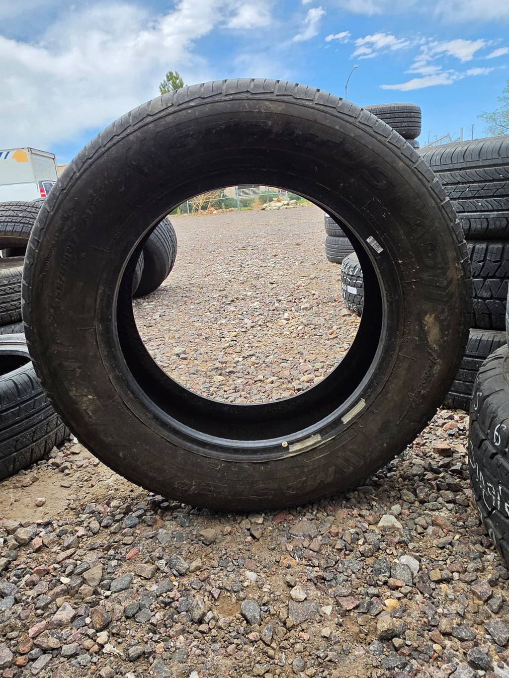 225/65R17 Single (1 Used Tire) Mastercraft Stratus