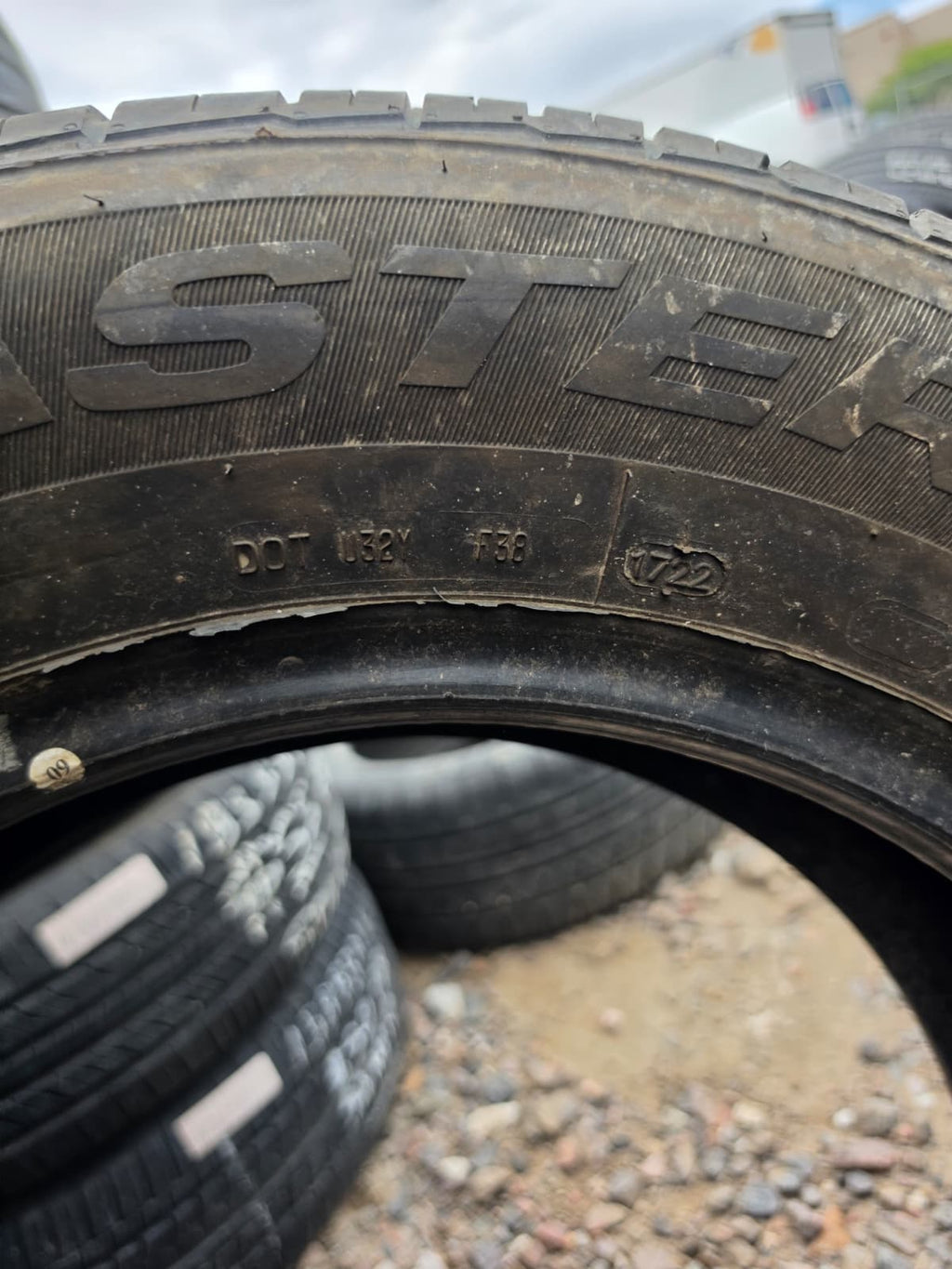 225/65R17 Single (1 Used Tire) Mastercraft Stratus