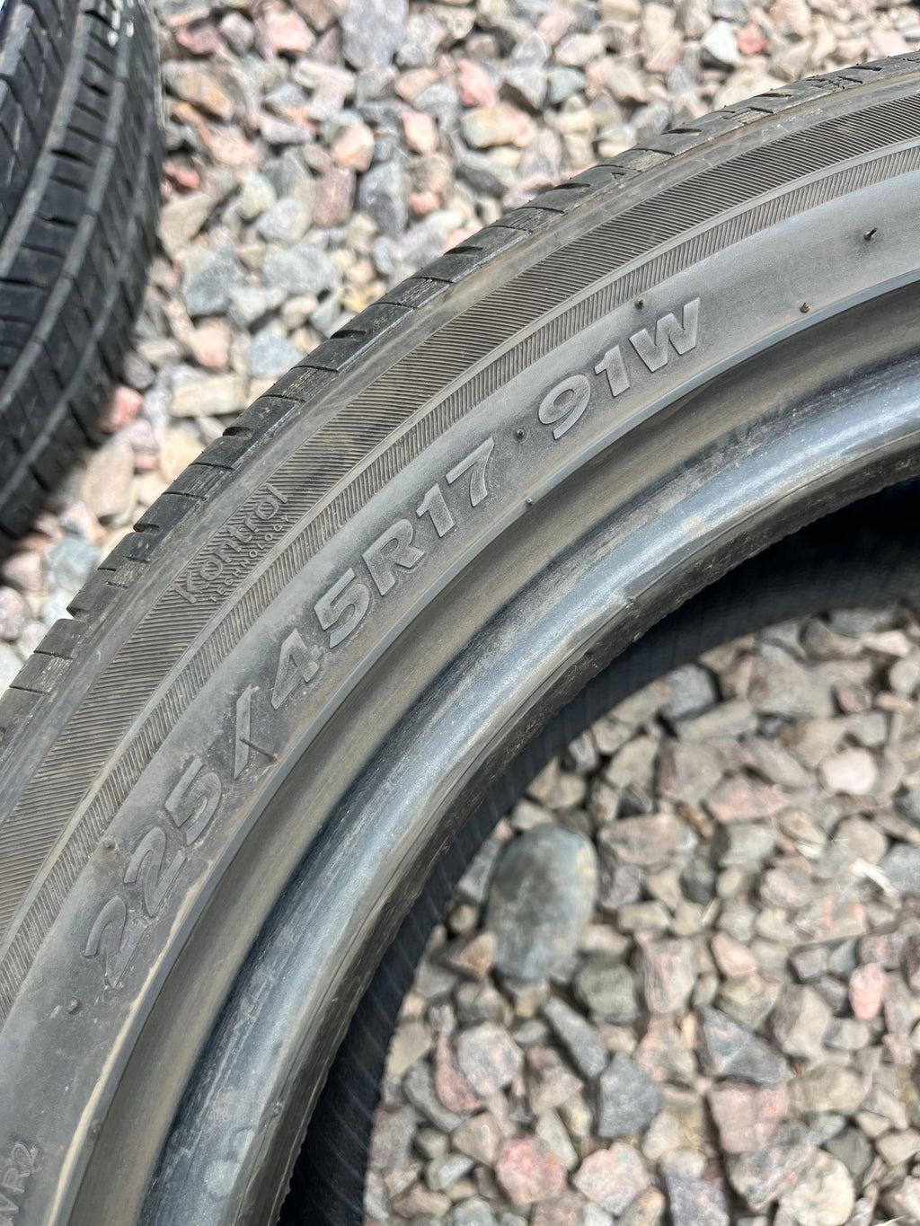 225/45R17 Single (1 Used Tire) Hankook Kinergy