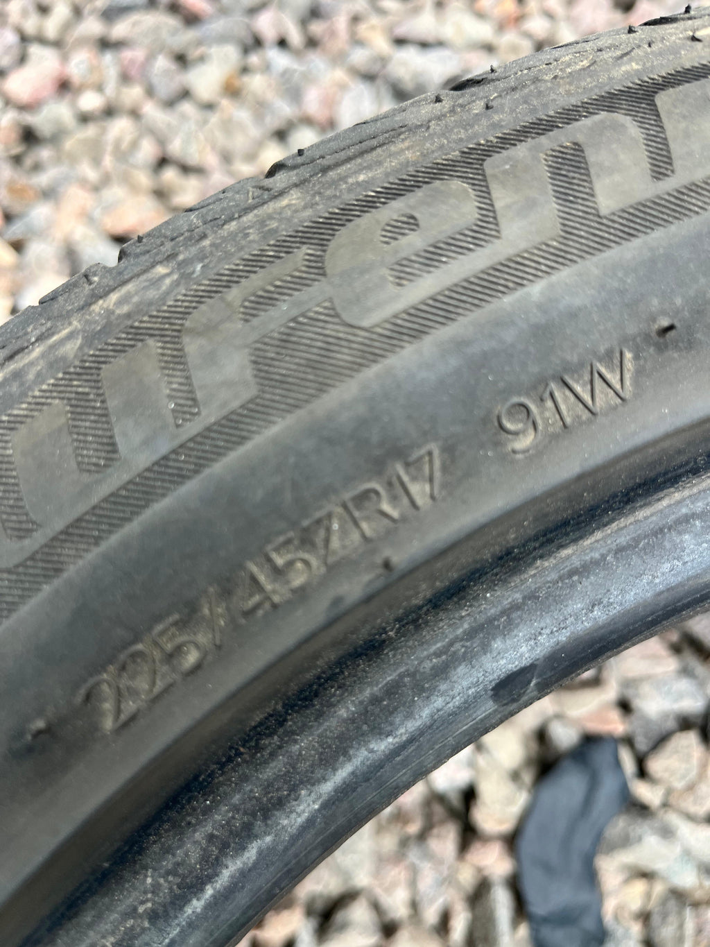225/45ZR17 Single (1 Used Tire) Laufenn  S FIT