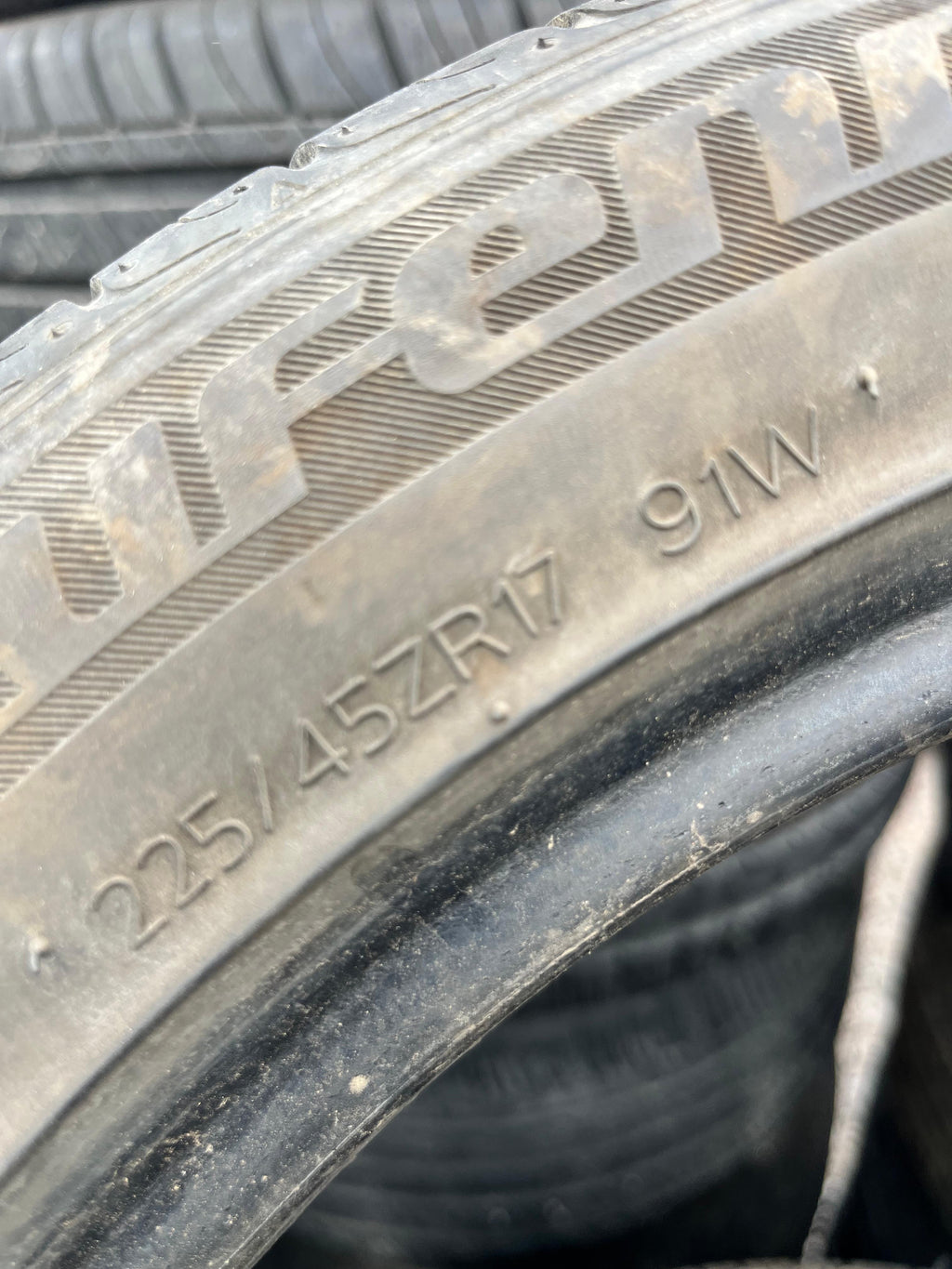 225/45ZR17 Single (1 Used Tire) Laufenn S FIT