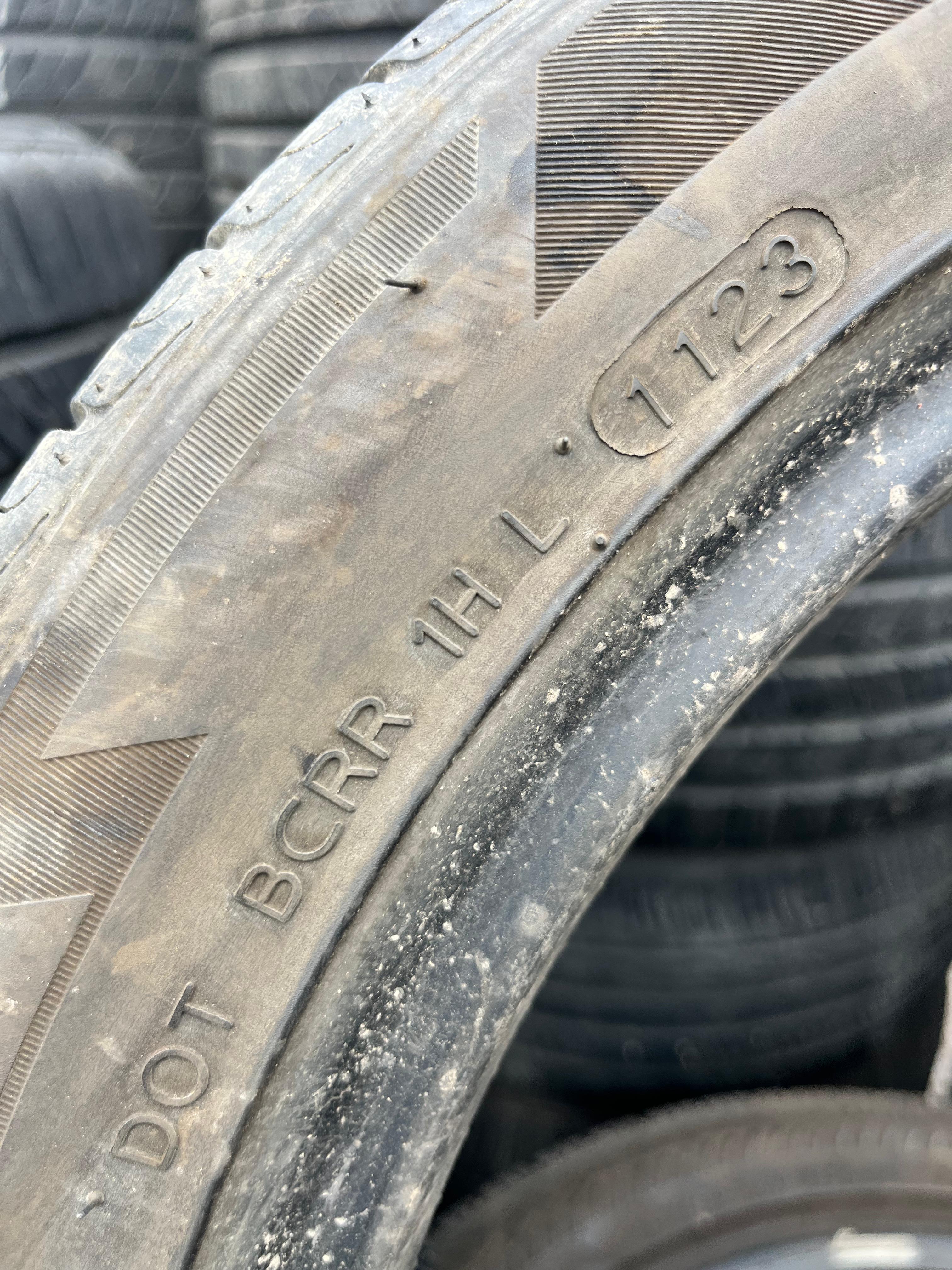225/45ZR17 Single (1 Used Tire) Laufenn S FIT