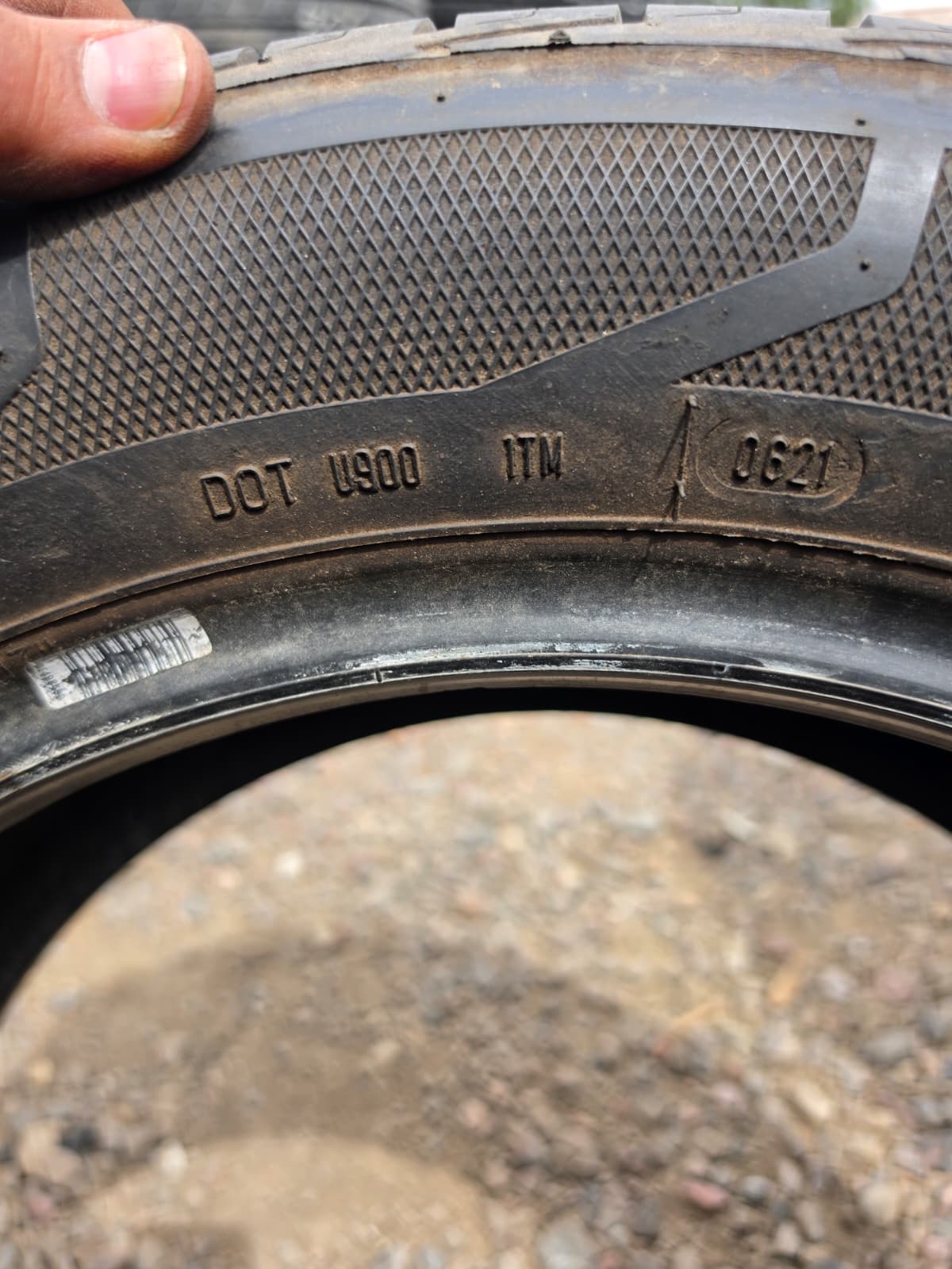 225/55R17 Single (1 Used Tire) Cooper Discoverer